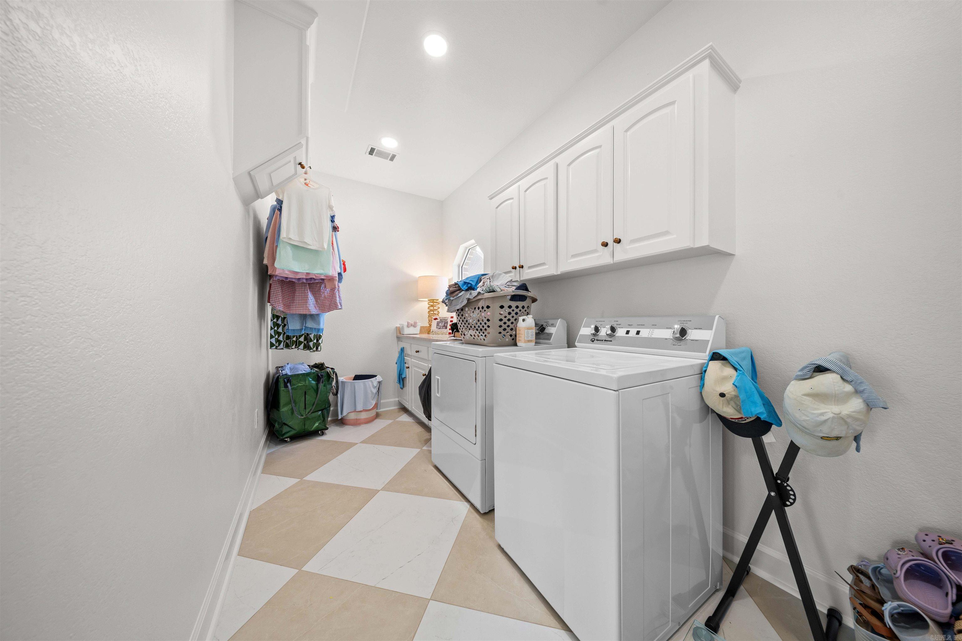 5006 Colonial Court Property Photo 24