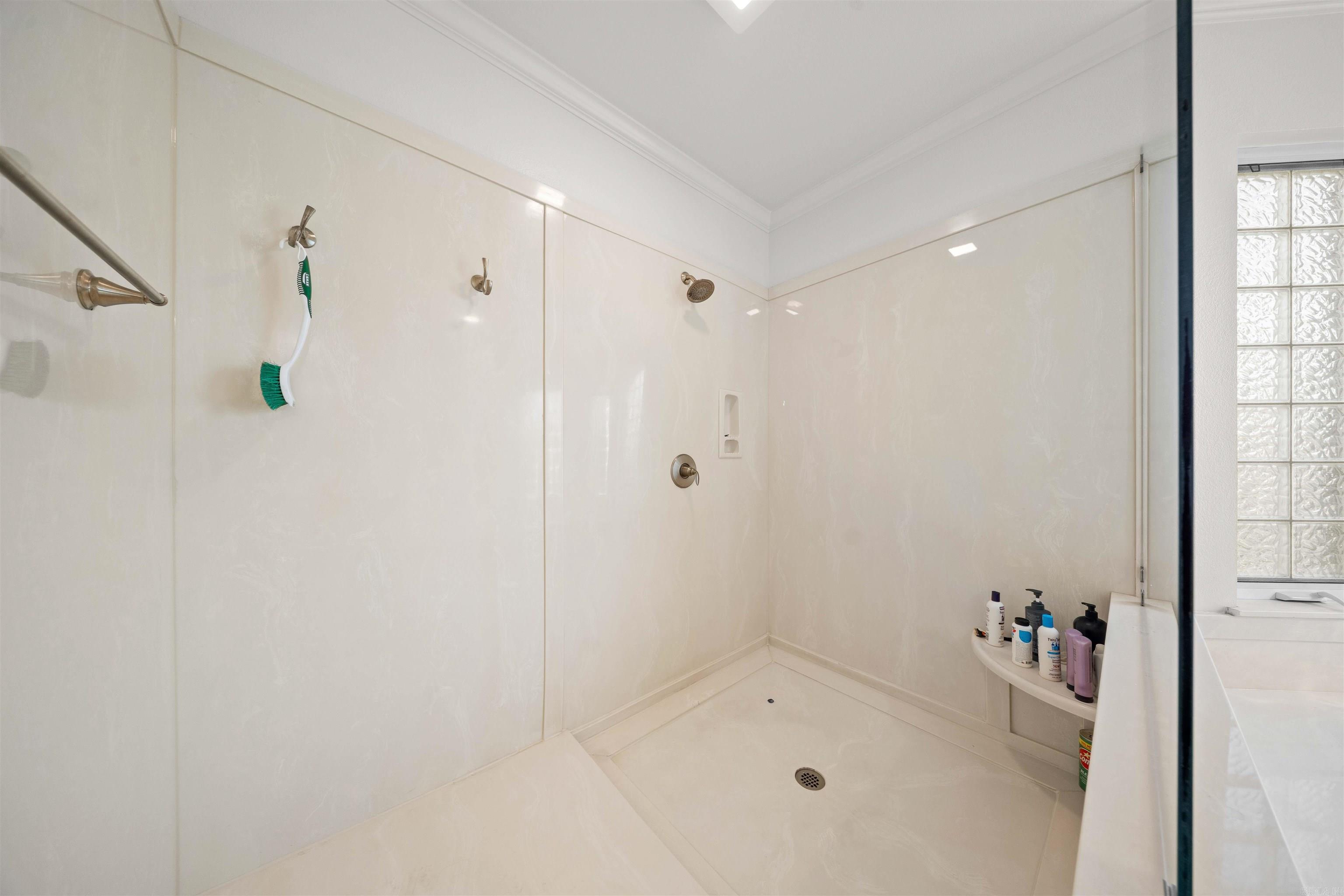 5006 Colonial Court Property Photo 34