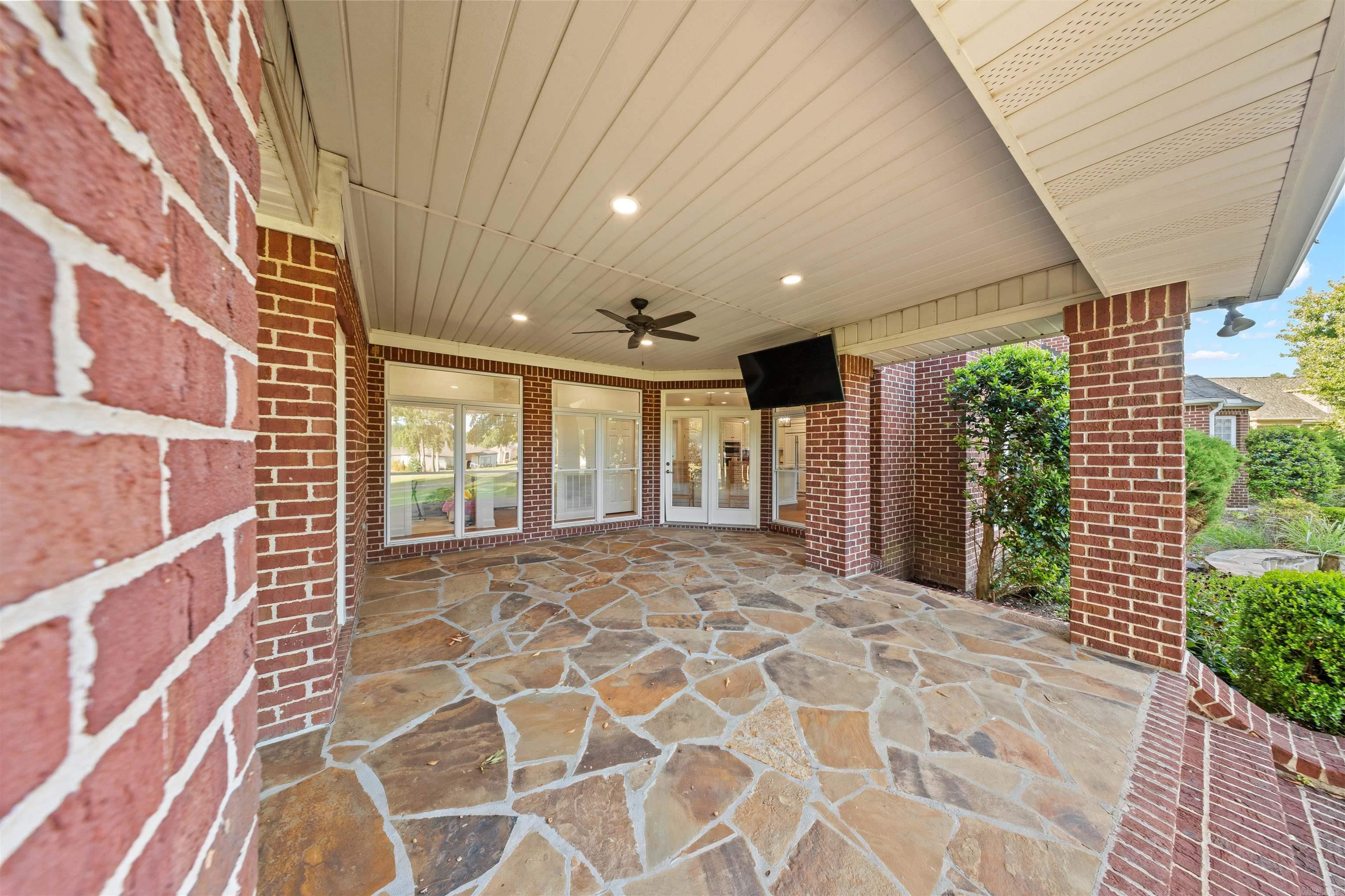 5006 Colonial Court Property Photo 40