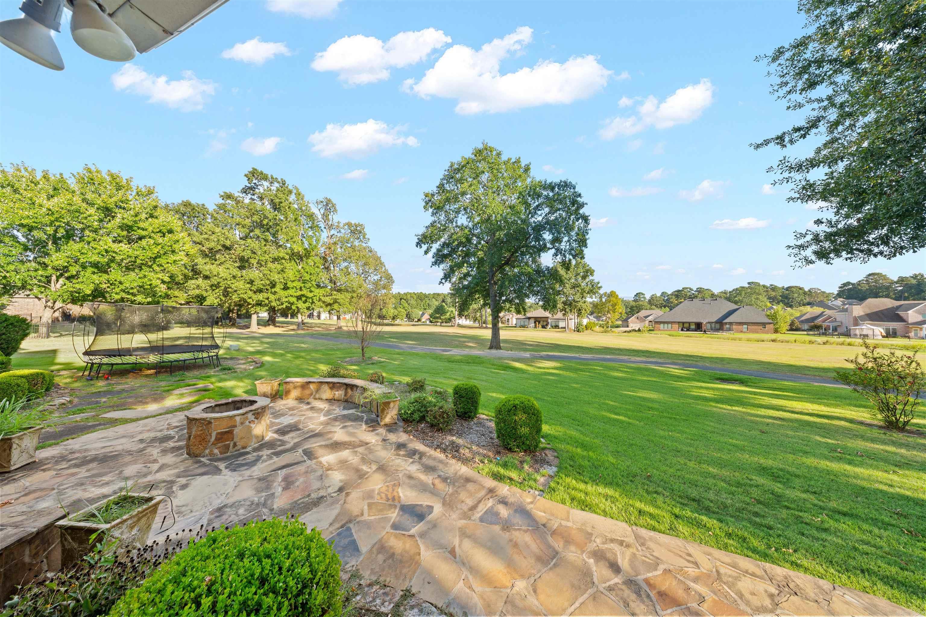 5006 Colonial Court Property Photo 41