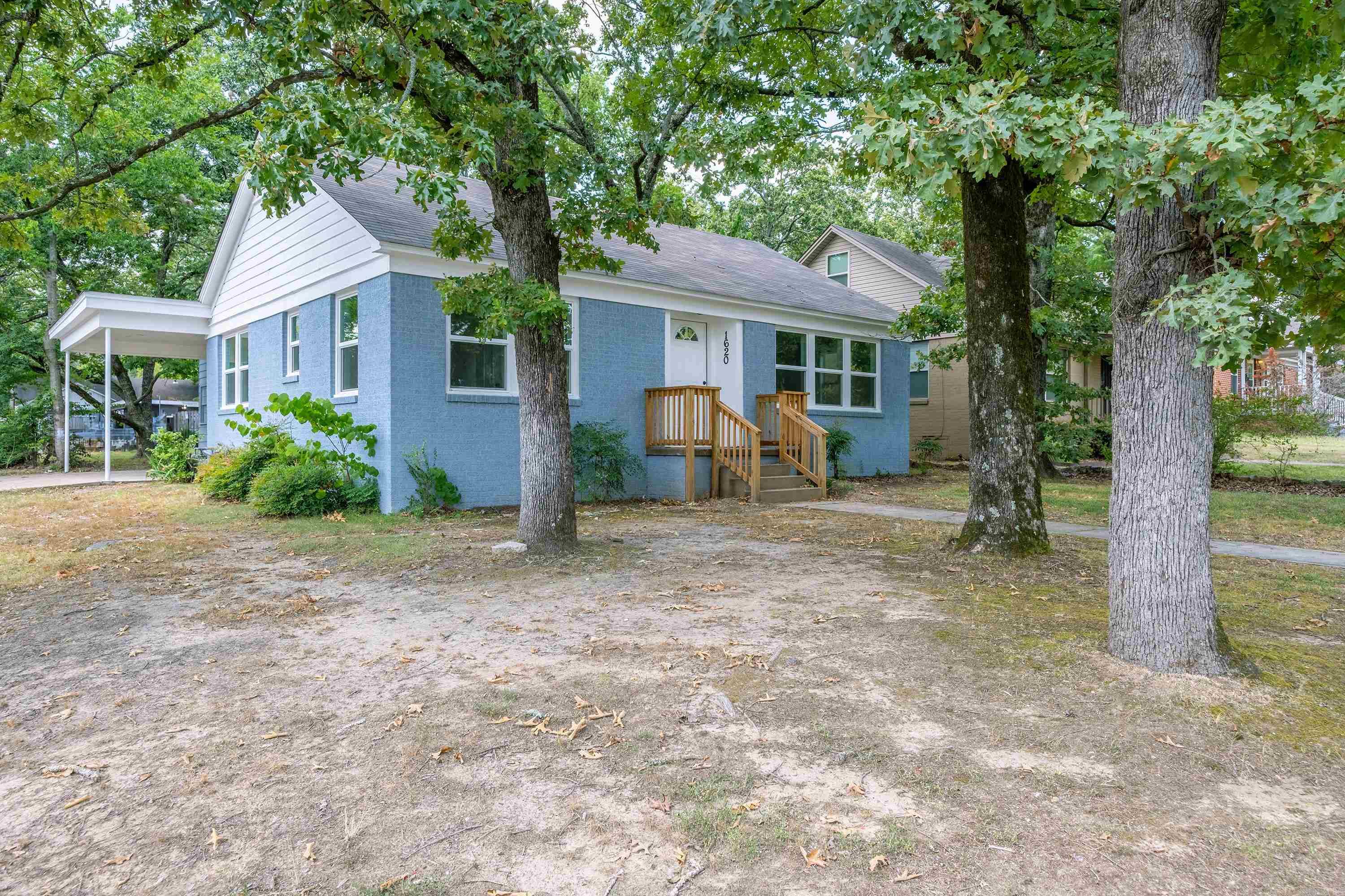 1620 S Harrison Property Photo 2