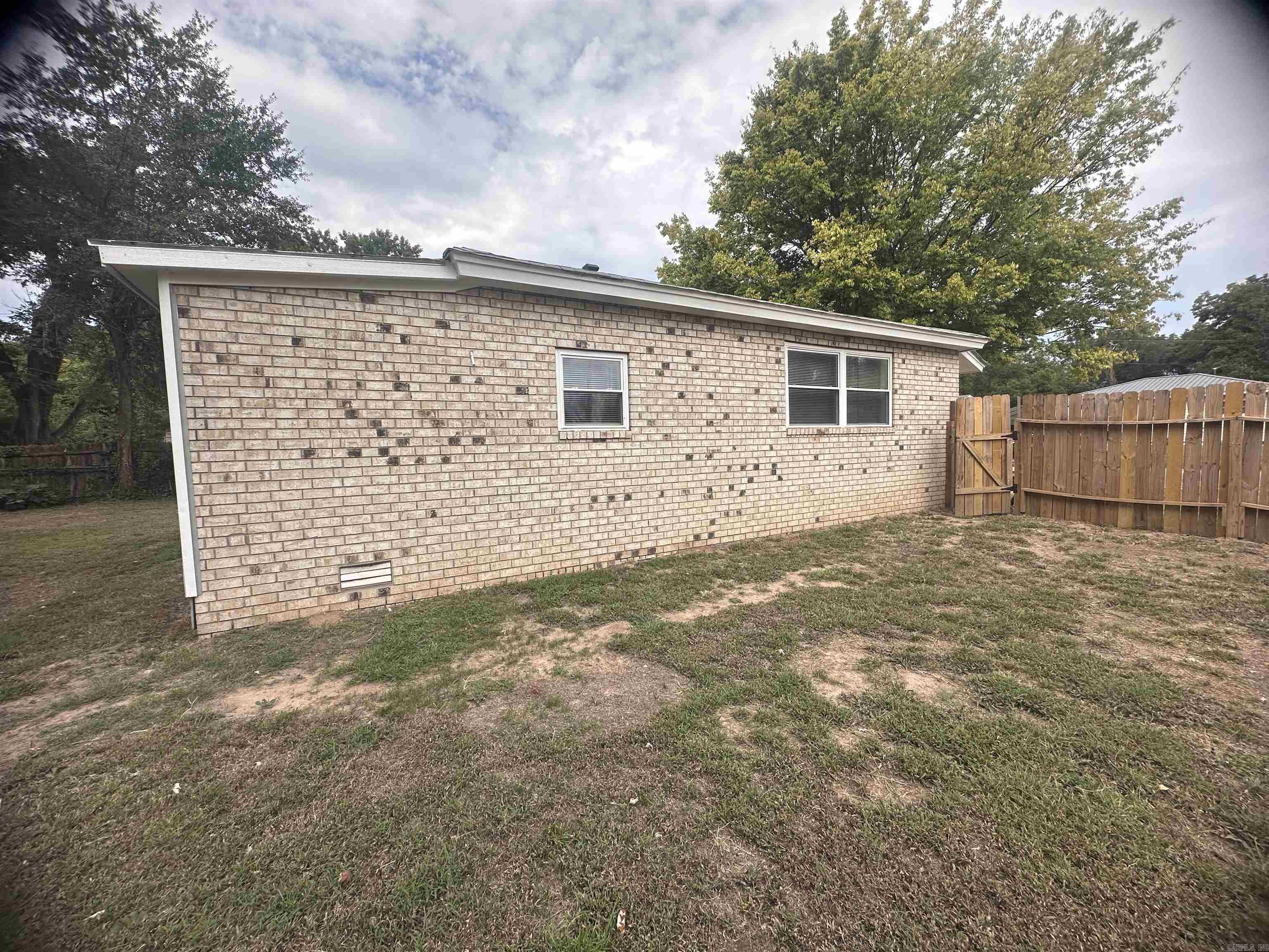 6705 Tracy Avenue Property Photo 3