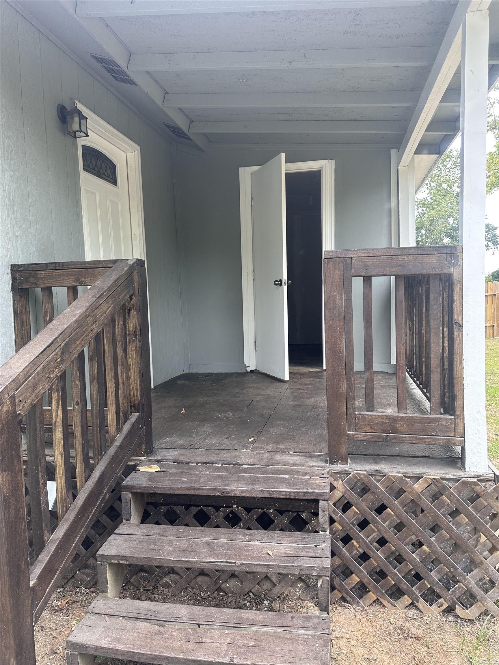 6705 Tracy Avenue Property Photo 4