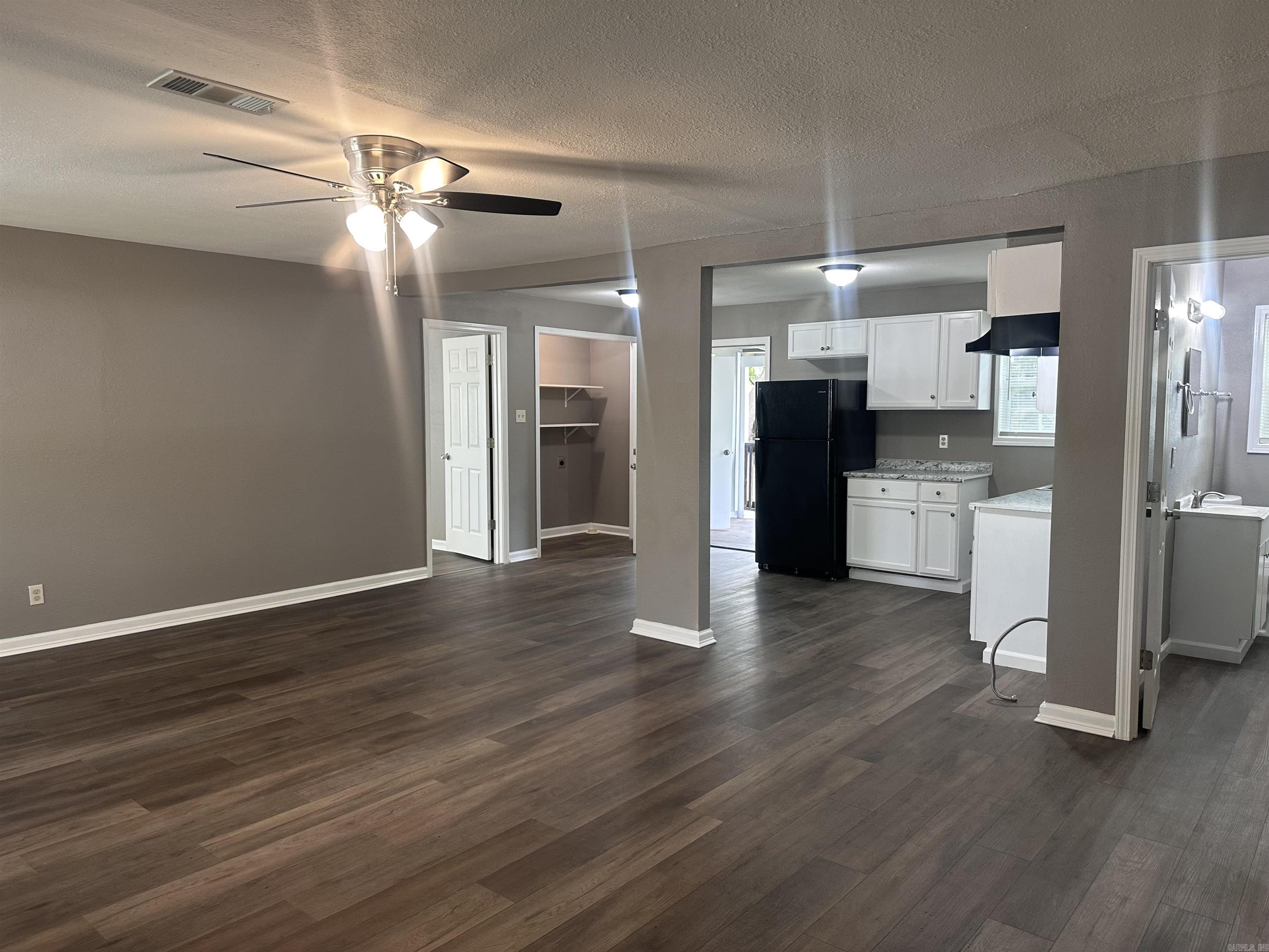 6705 Tracy Avenue Property Photo 6