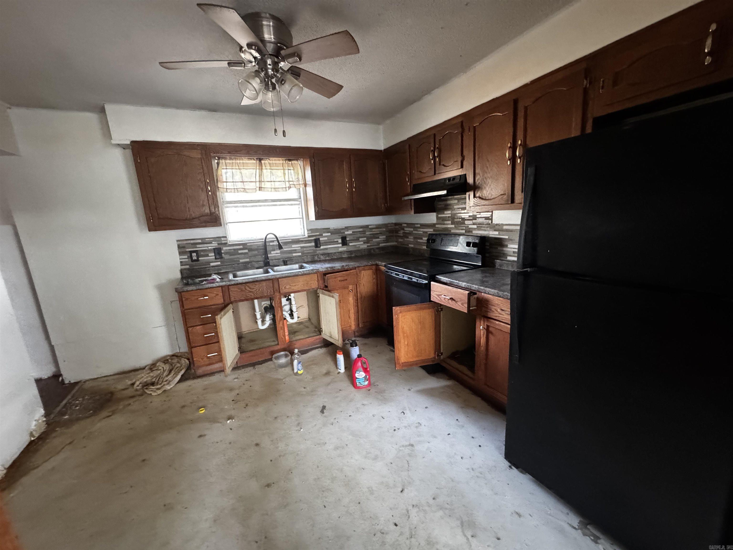 204 Truman Street Property Photo 8