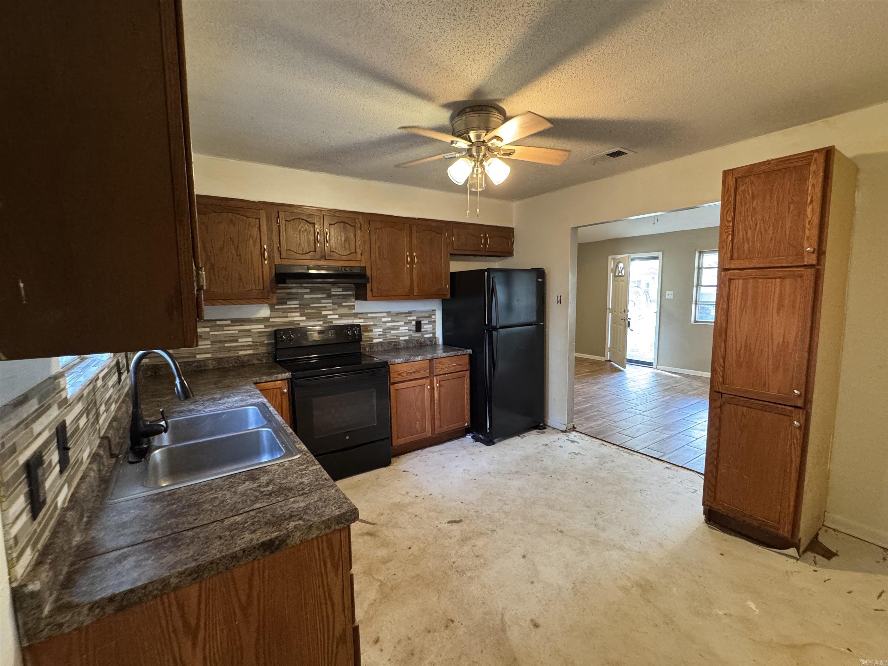 204 Truman Street Property Photo 7