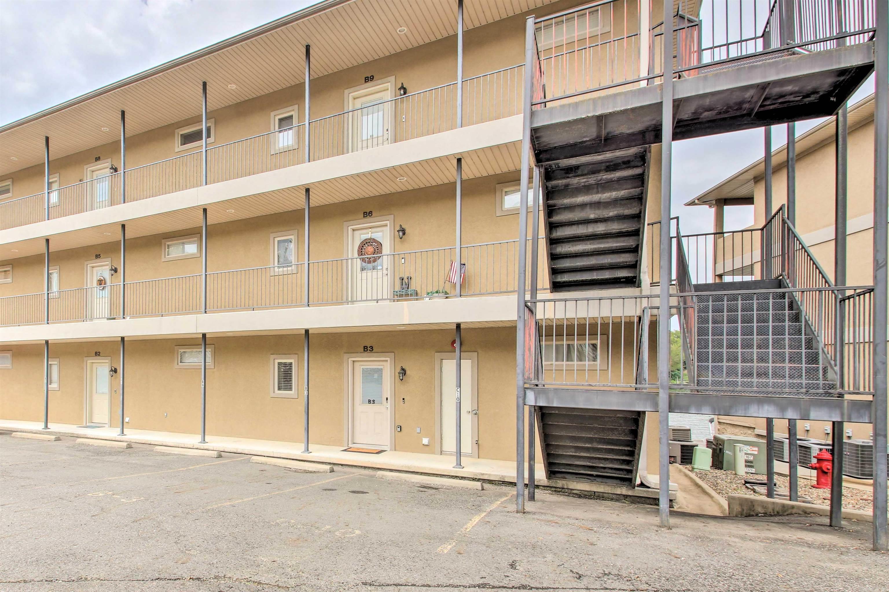 117 Lookout Pt APT B3 Property Photo 1