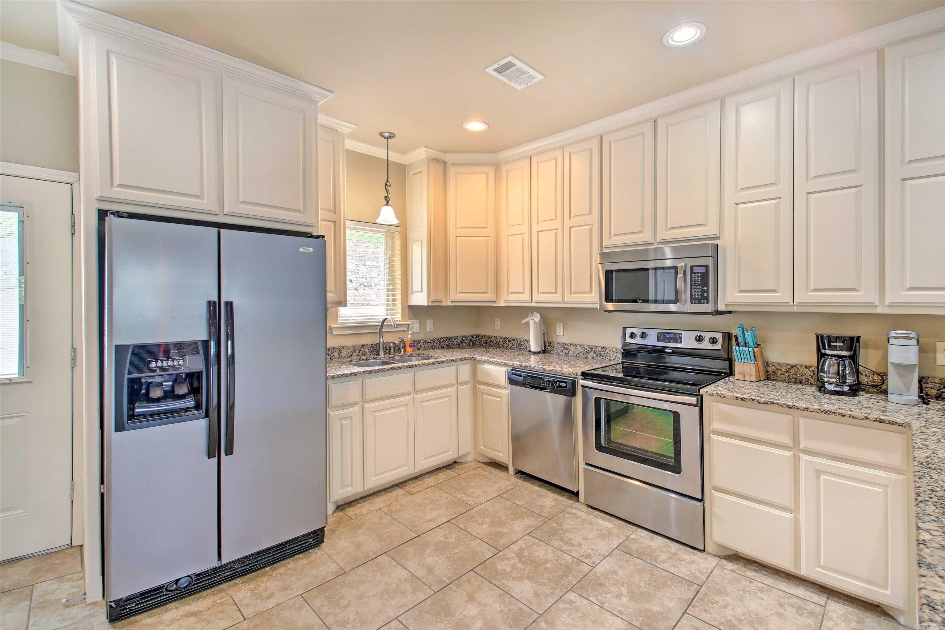 117 Lookout Pt Apt B3 Property Photo 4
