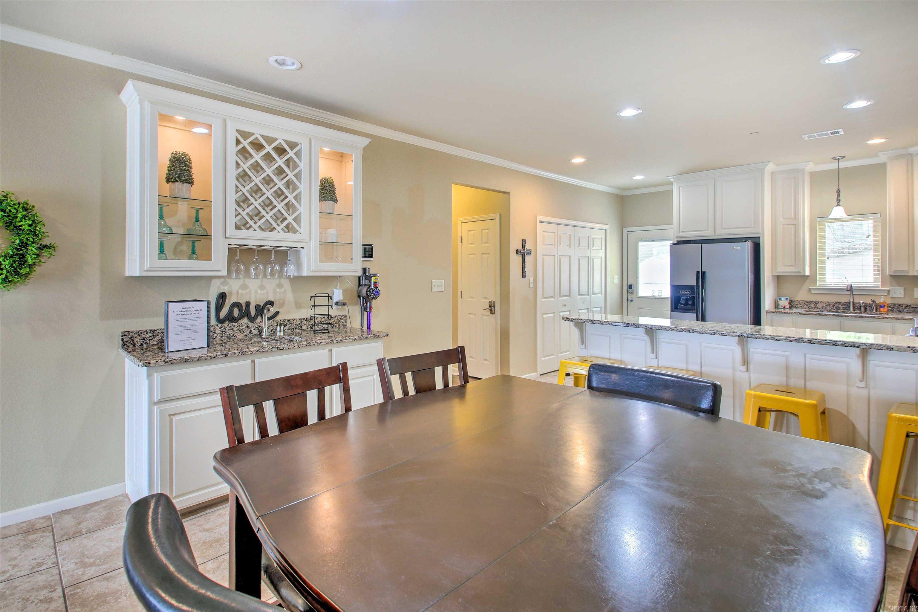 117 Lookout Pt Apt B3 Property Photo 7