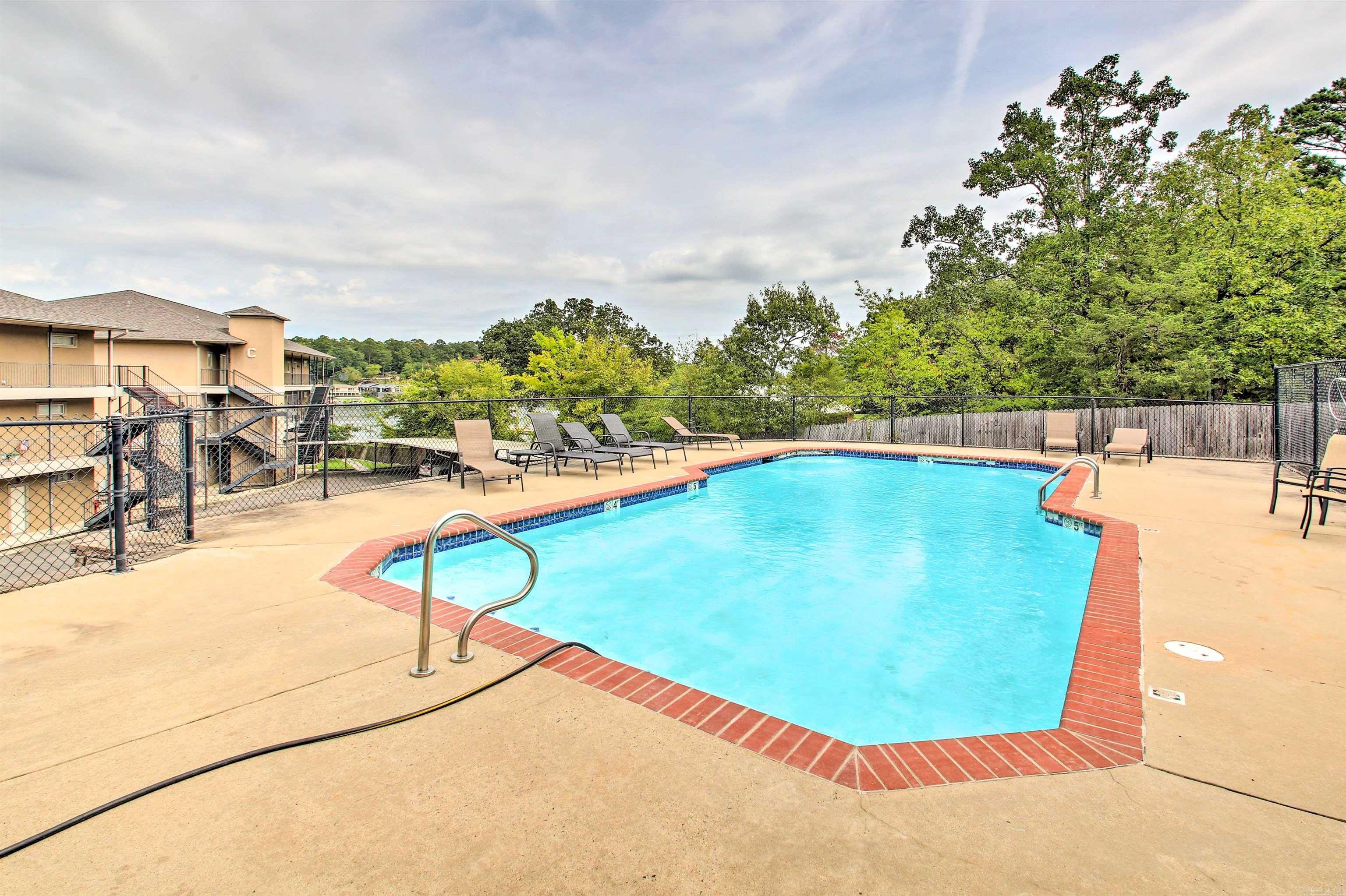 117 Lookout Pt Apt B3 Property Photo 26