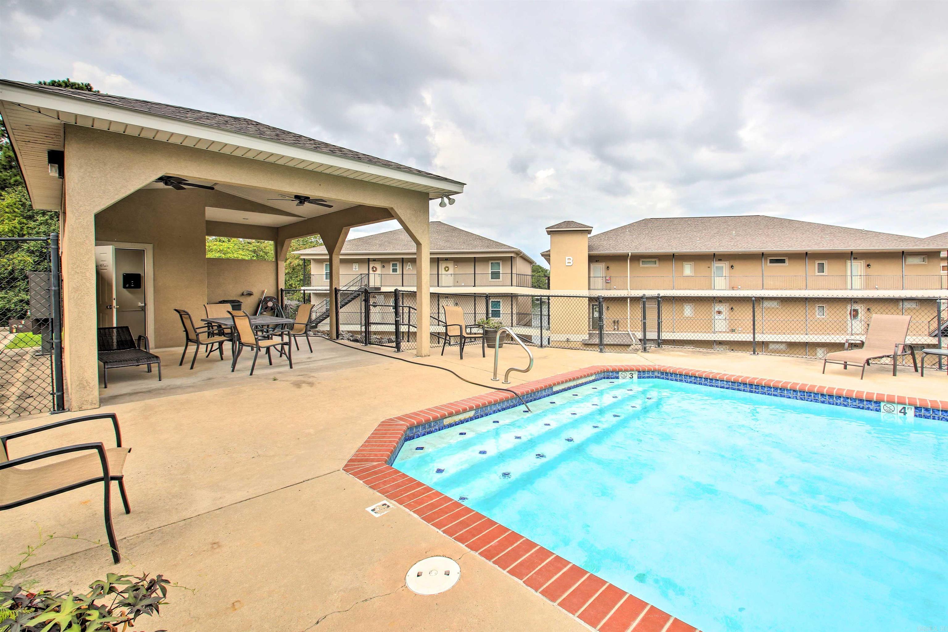 117 Lookout Pt Apt B3 Property Photo 27