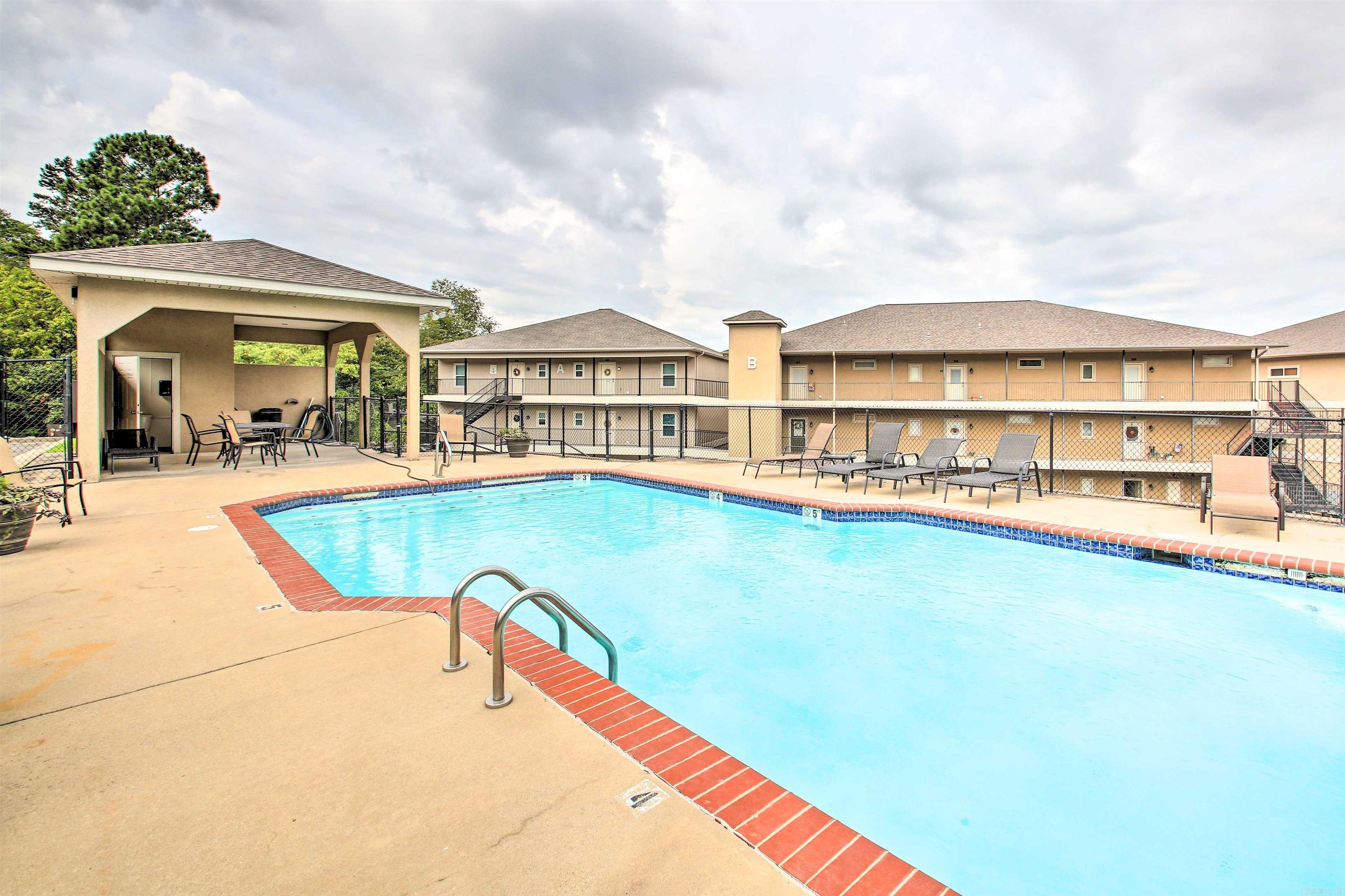 117 Lookout Pt Apt B3 Property Photo 28