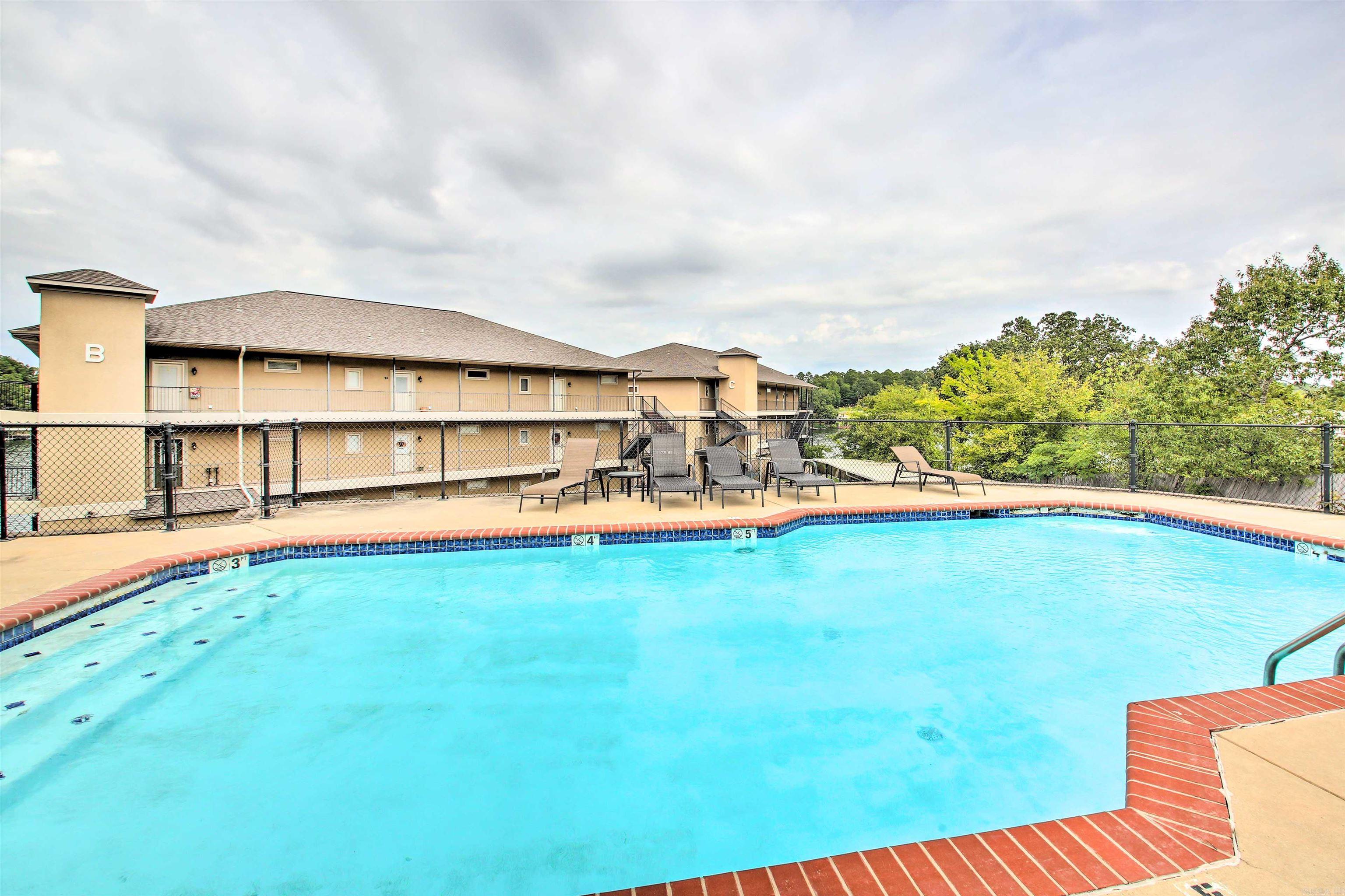 117 Lookout Pt Apt B3 Property Photo 29