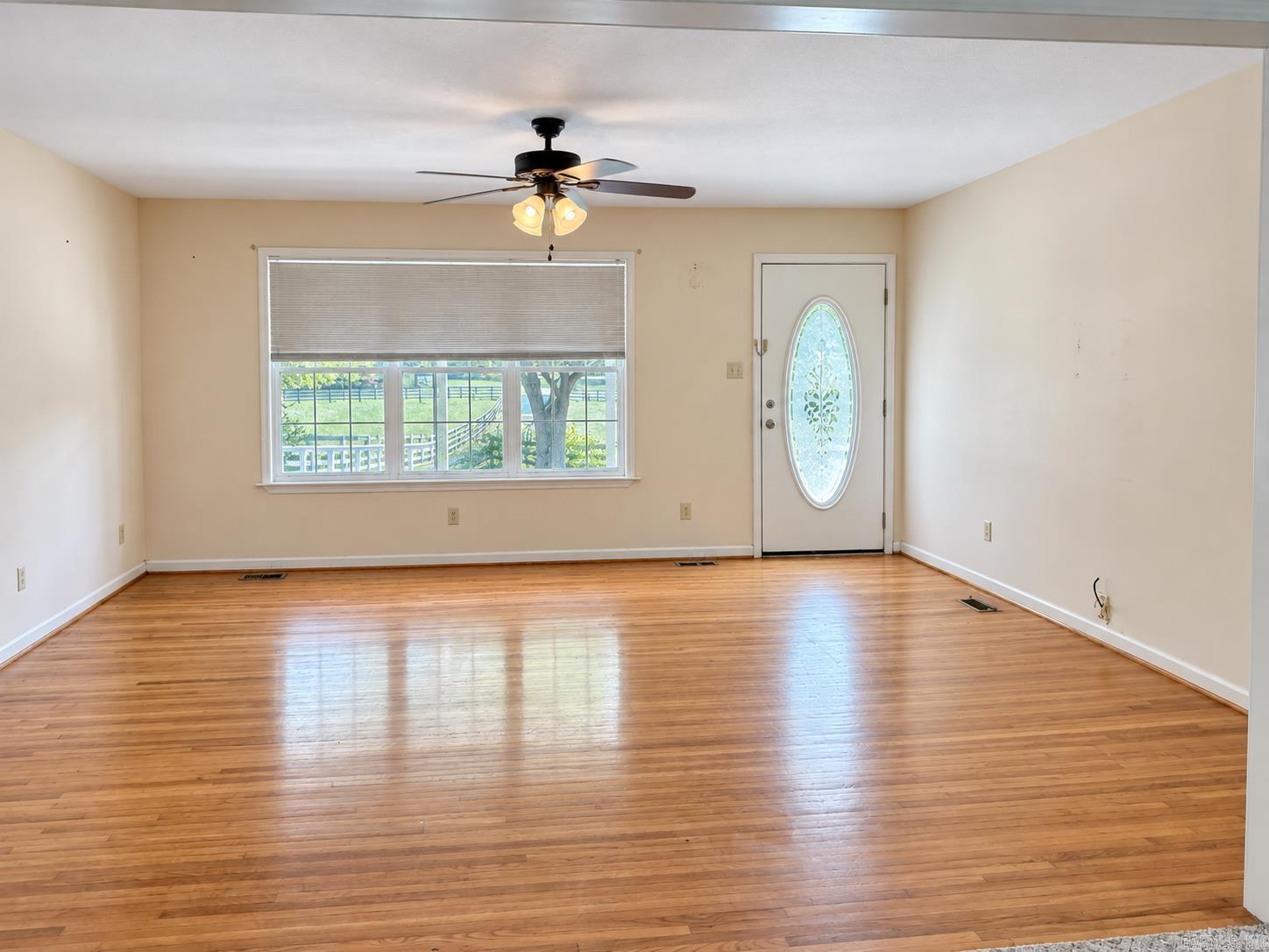 11307 Samples Rd Property Photo 2