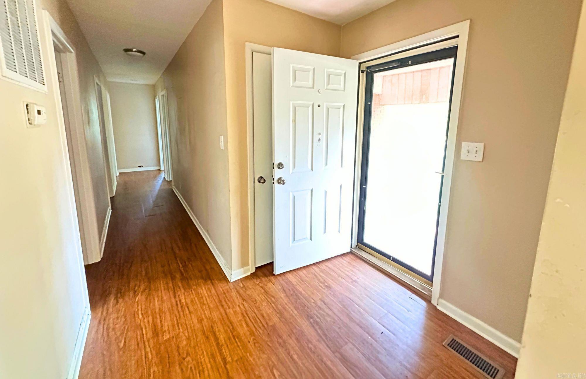 208 Trailwood Drive Property Photo 10