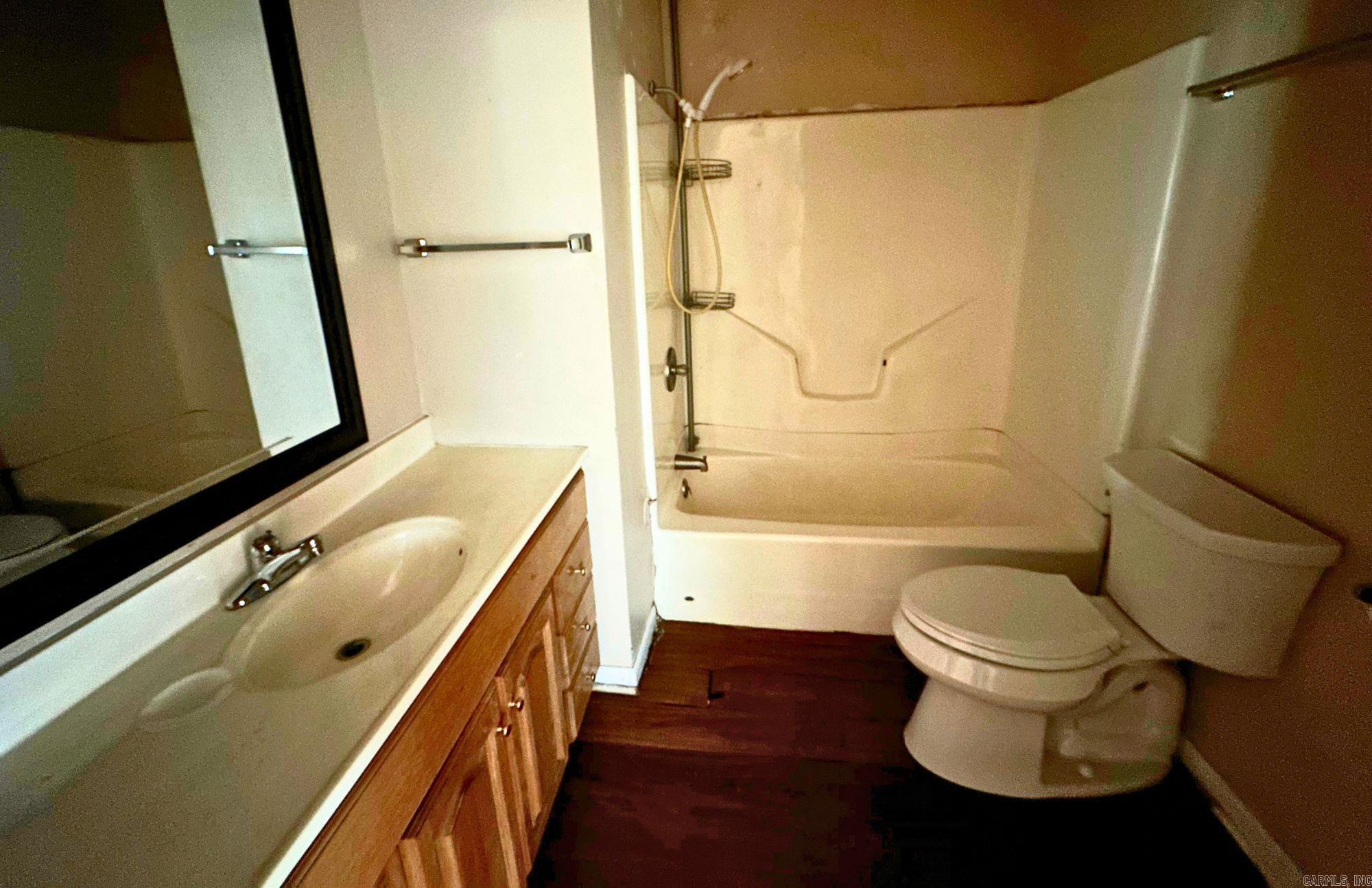 208 Trailwood Drive Property Photo 12