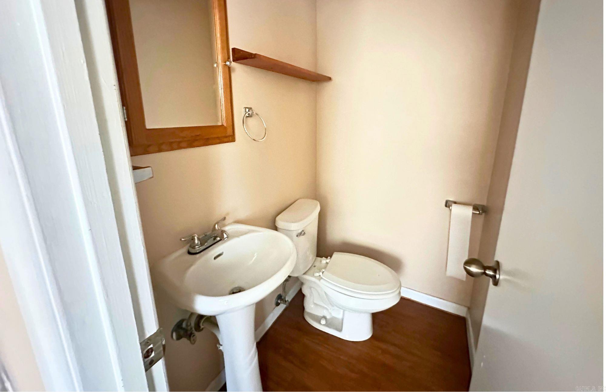 208 Trailwood Drive Property Photo 15
