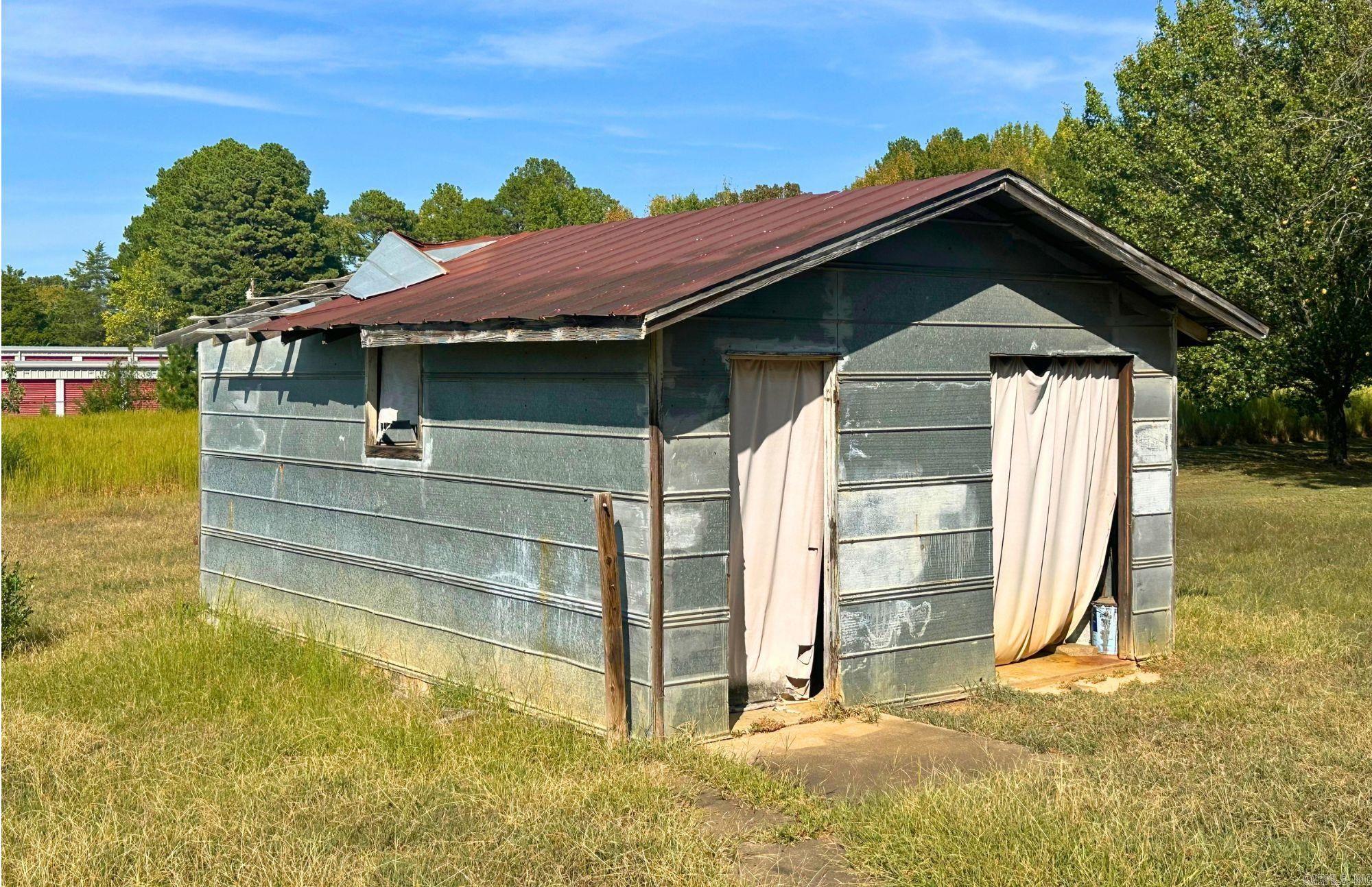 208 Trailwood Drive Property Photo 17