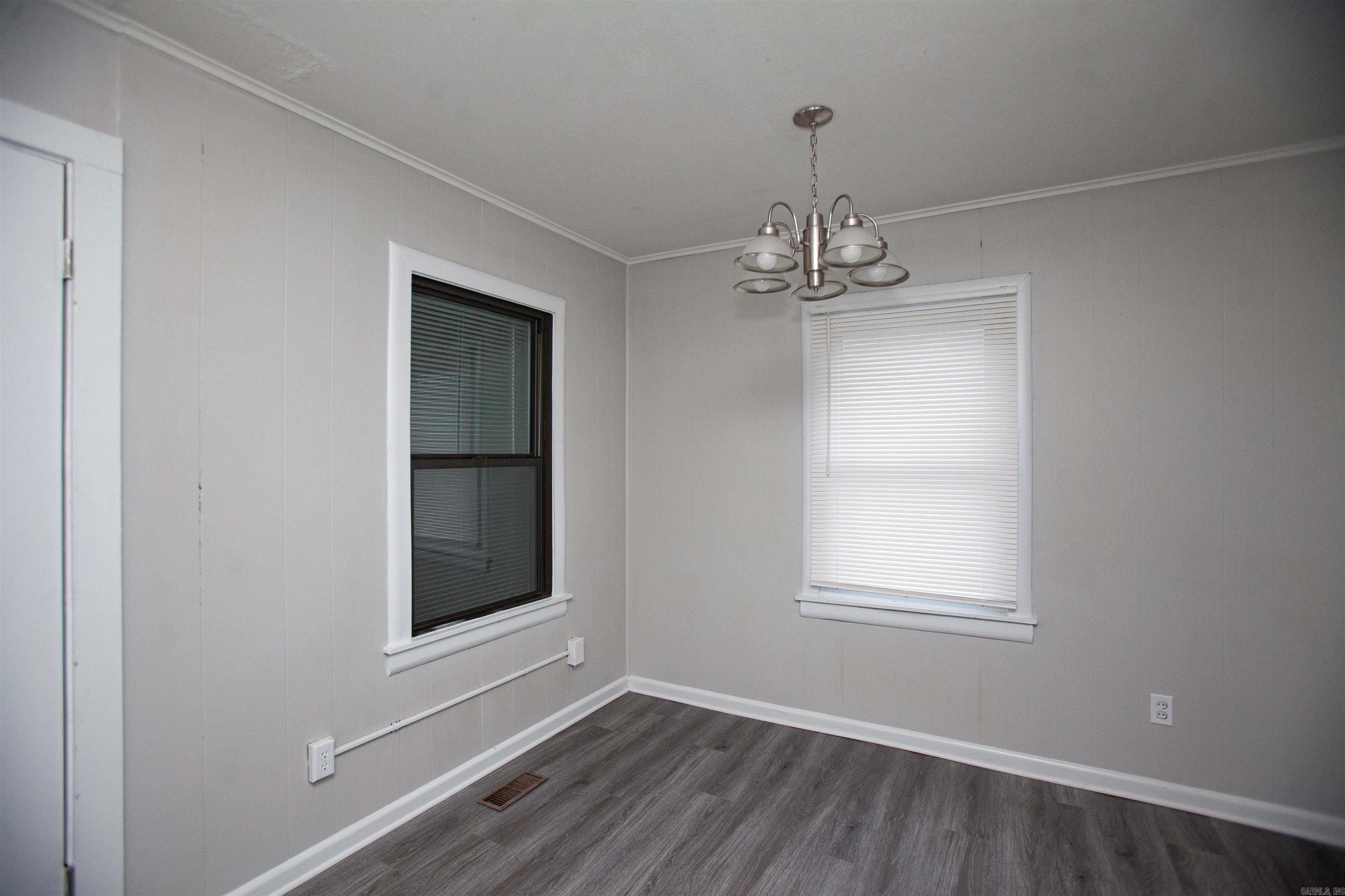 518 Pollock Street Property Photo 5