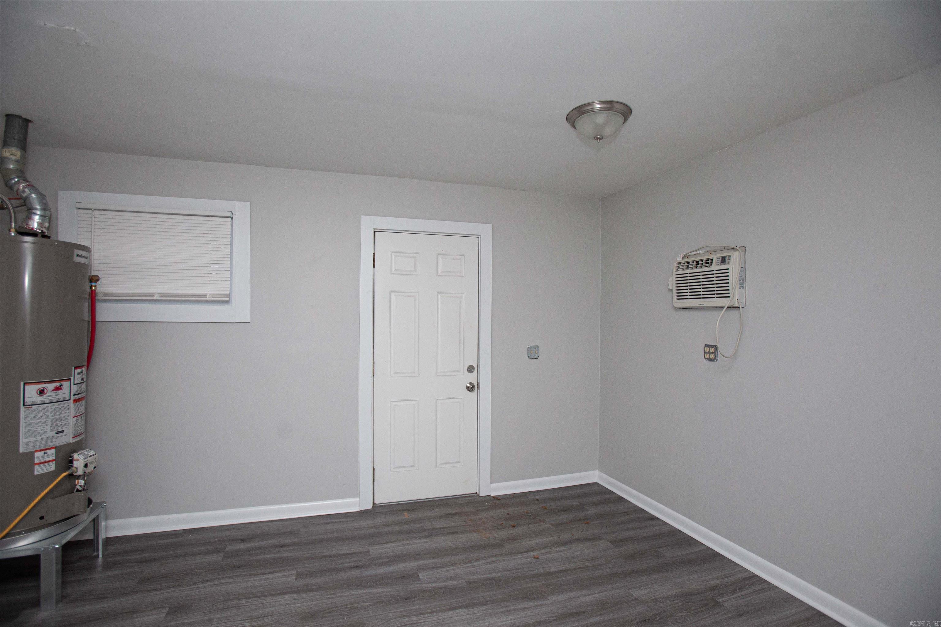 518 Pollock Street Property Photo 9