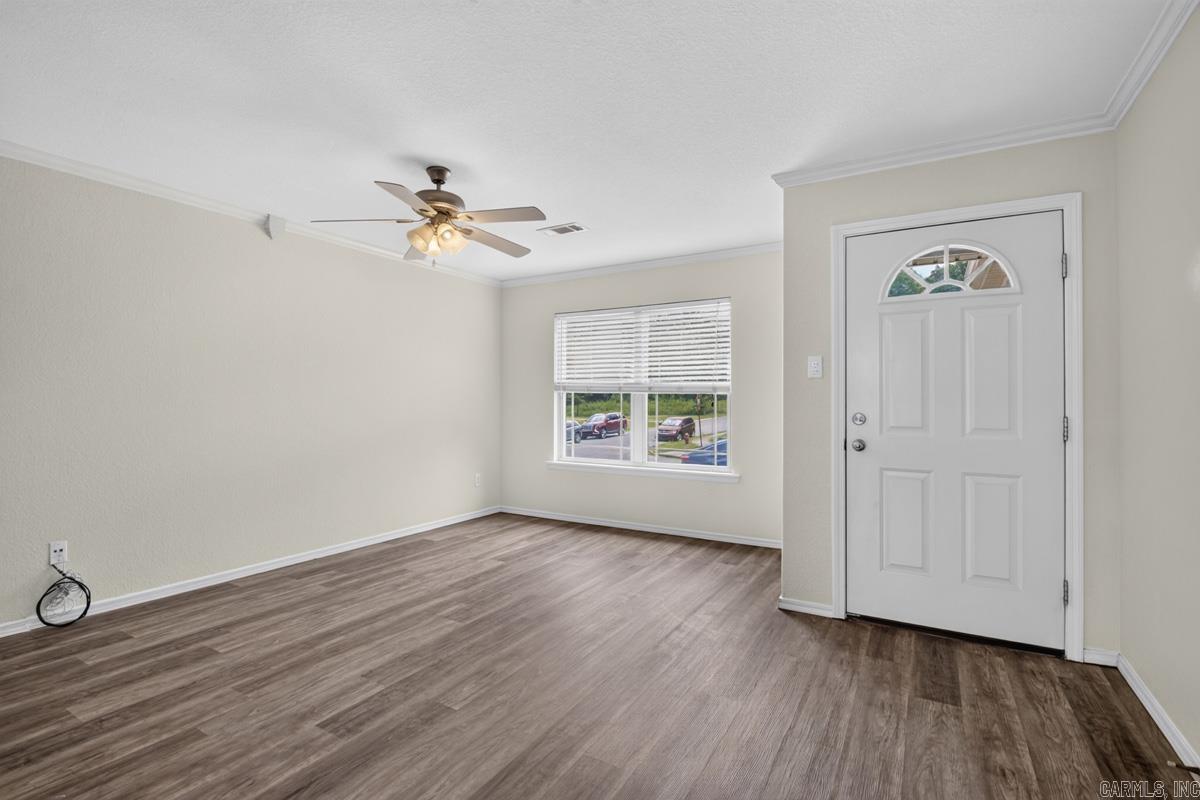 102 Riveria Cove Property Photo 5