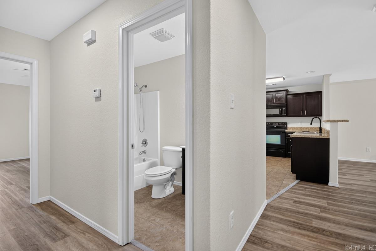 102 Riveria Cove Property Photo 12