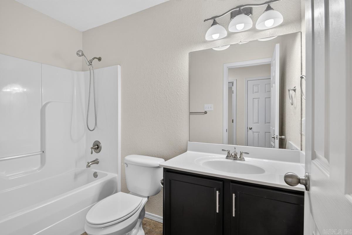 102 Riveria Cove Property Photo 15