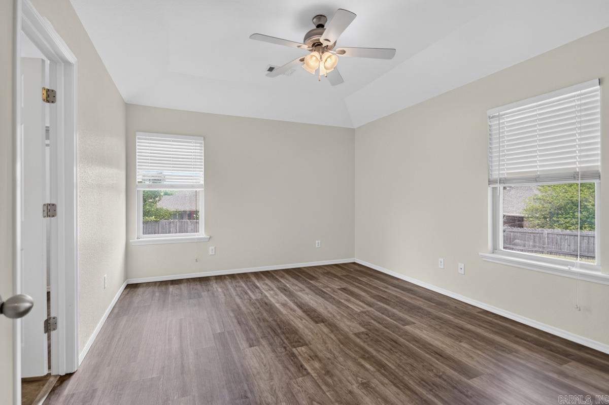 102 Riveria Cove Property Photo 18