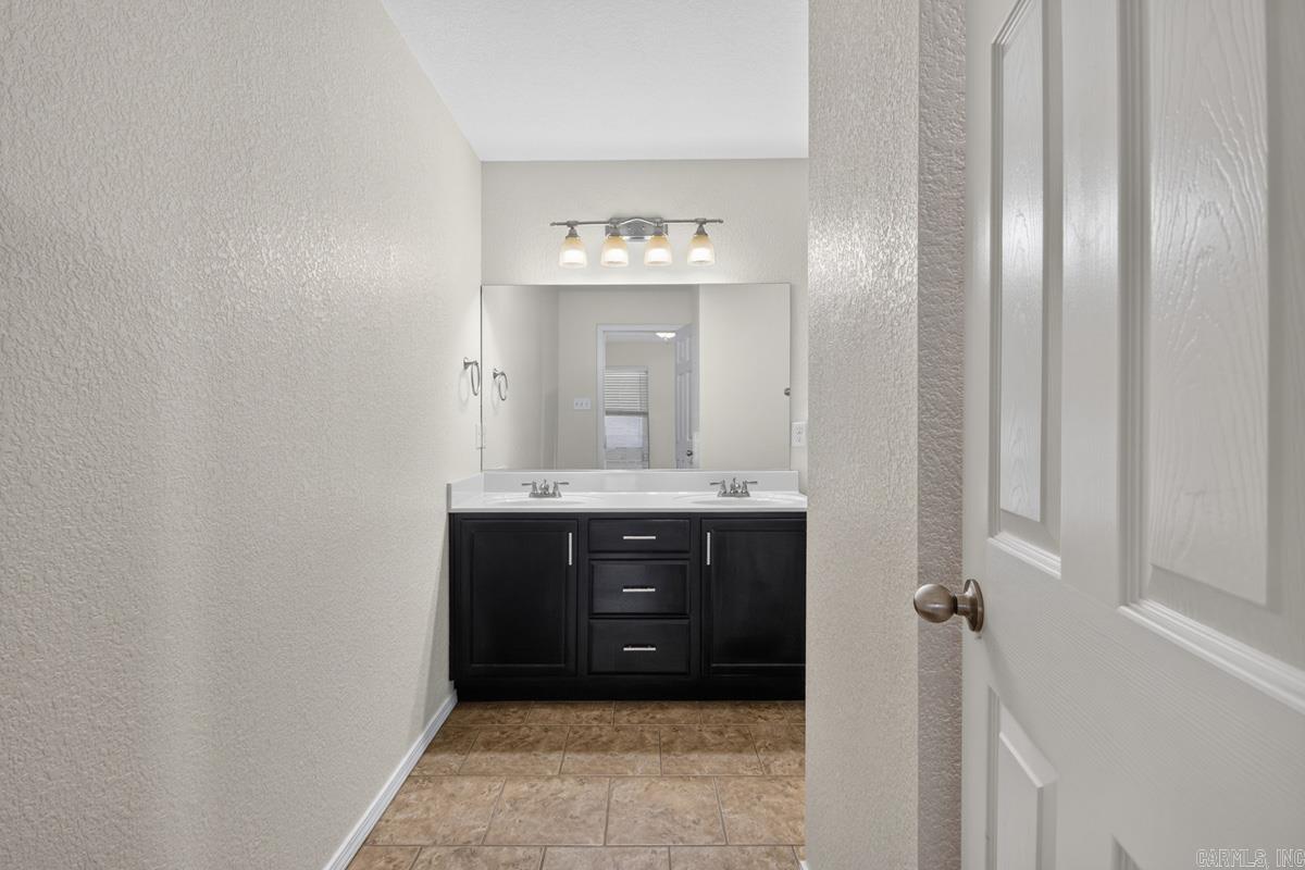 102 Riveria Cove Property Photo 21