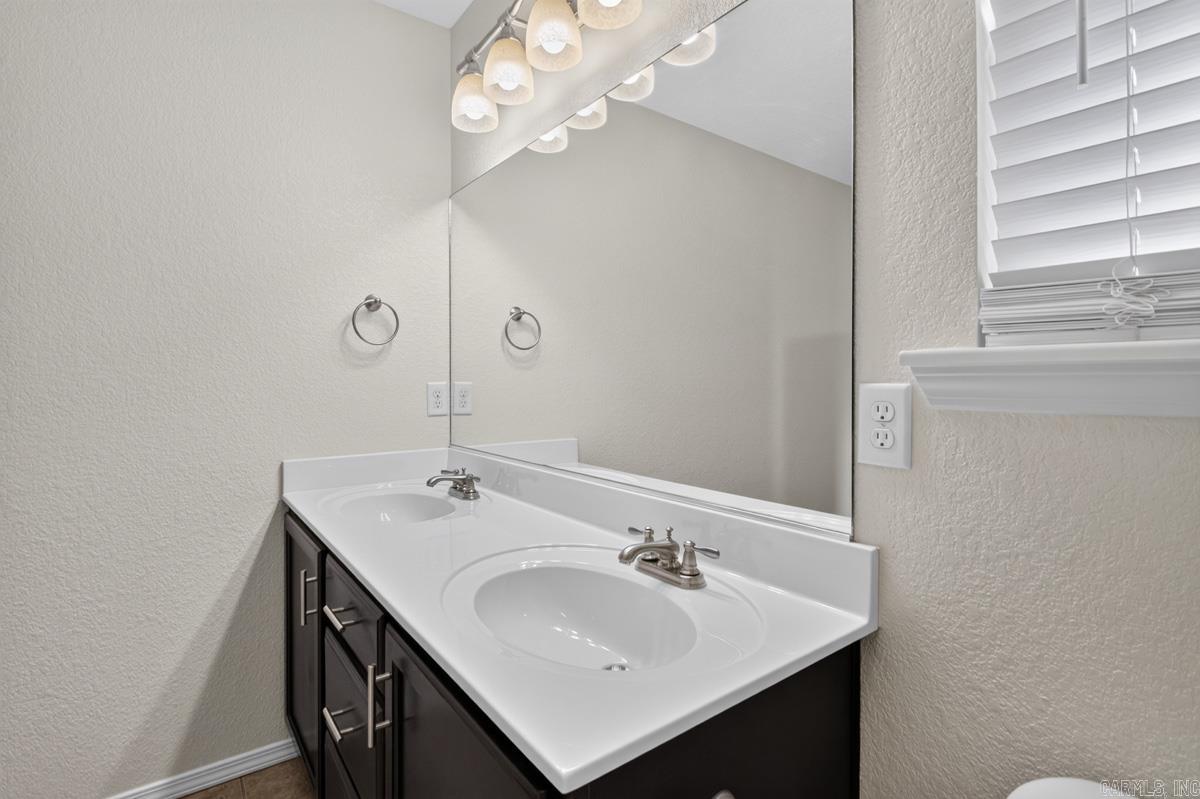102 Riveria Cove Property Photo 23
