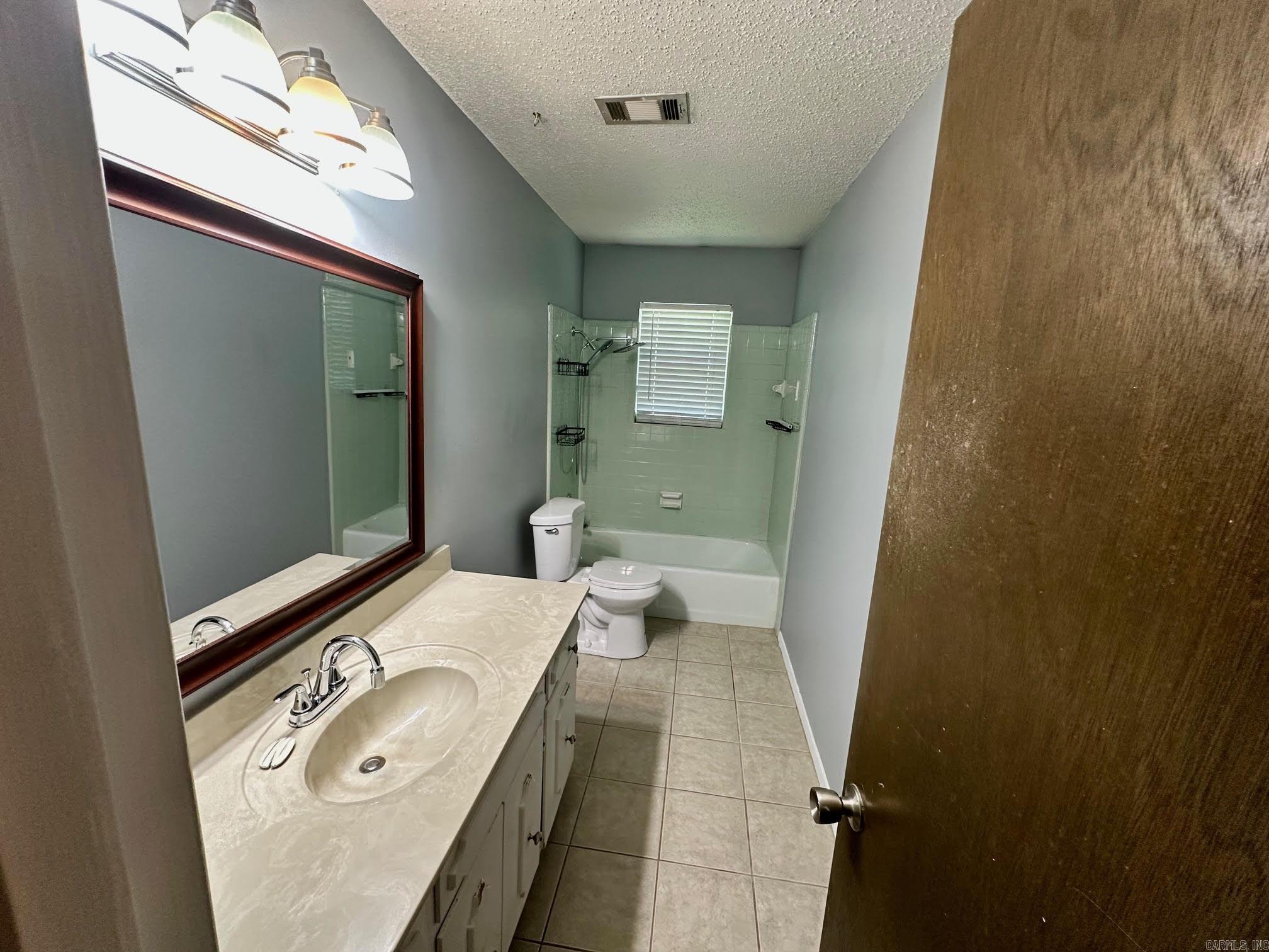 414 Newcomb Cove Property Photo 2