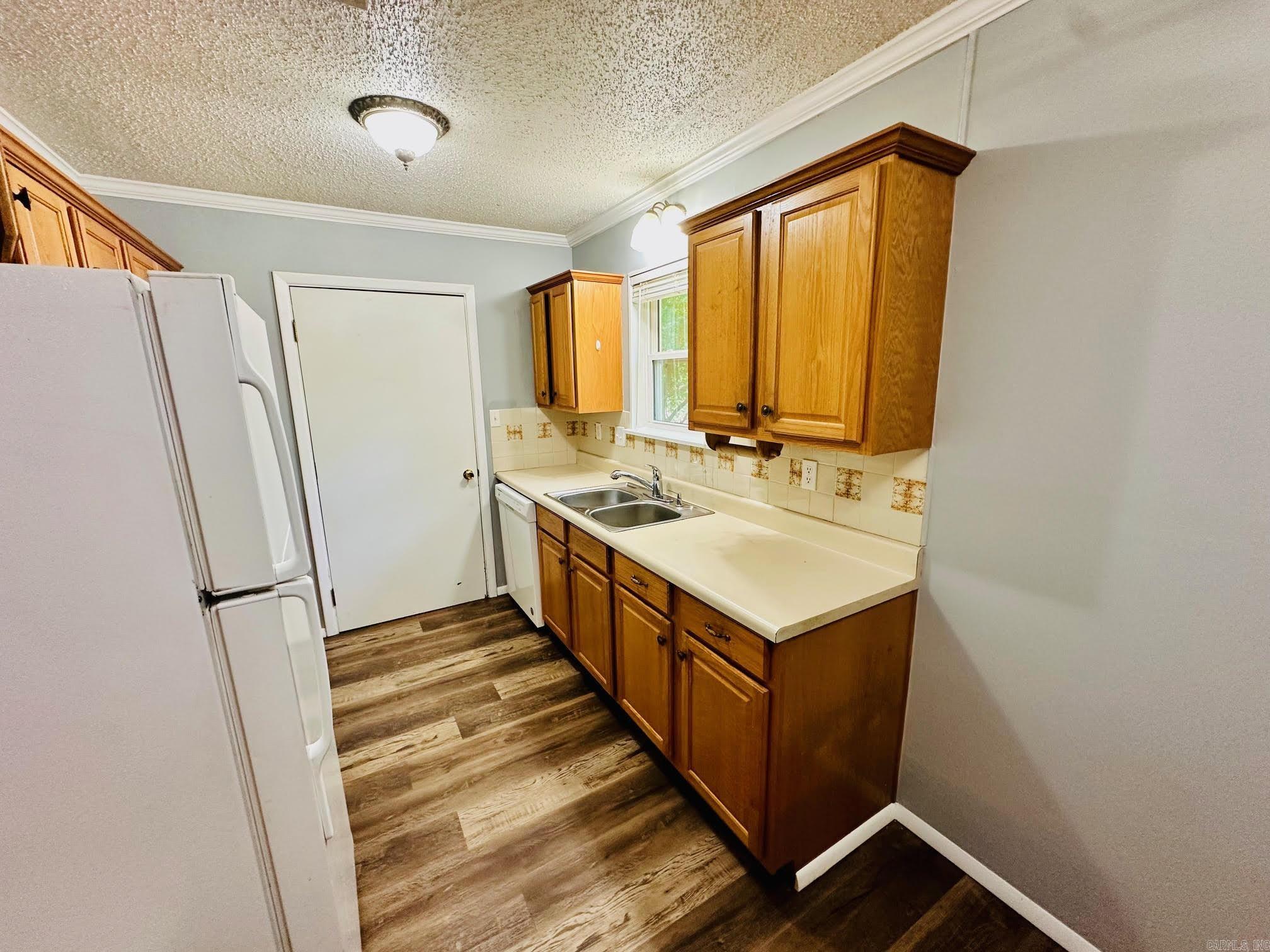 414 Newcomb Cove Property Photo 8