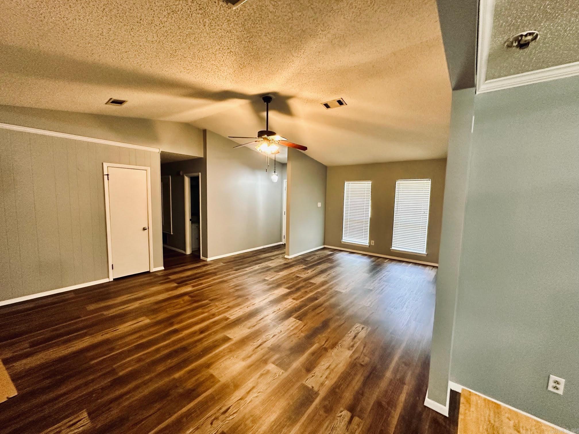 414 Newcomb Cove Property Photo 10