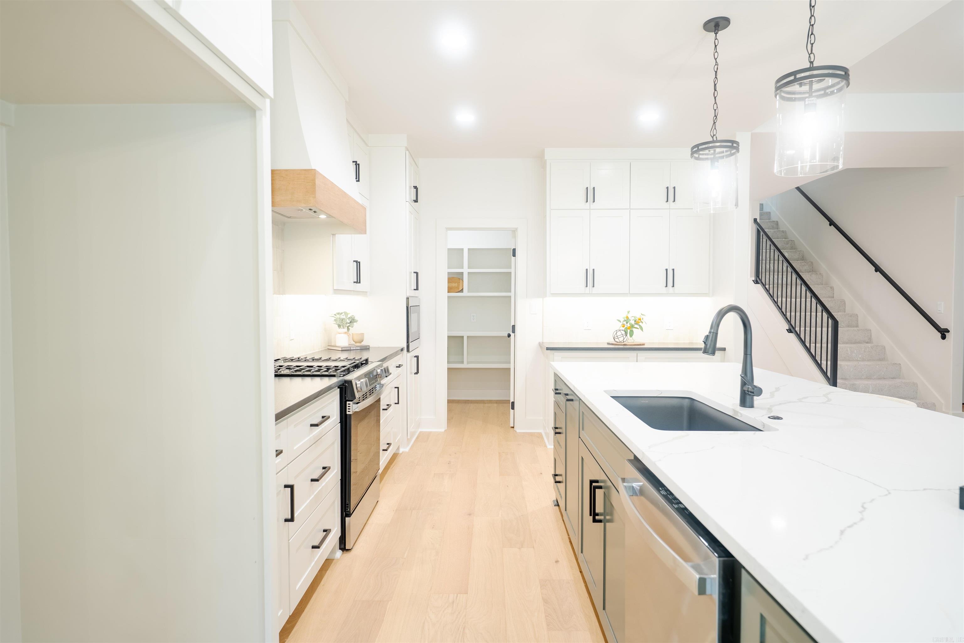 15116 Matterhorn Loop Property Photo 4
