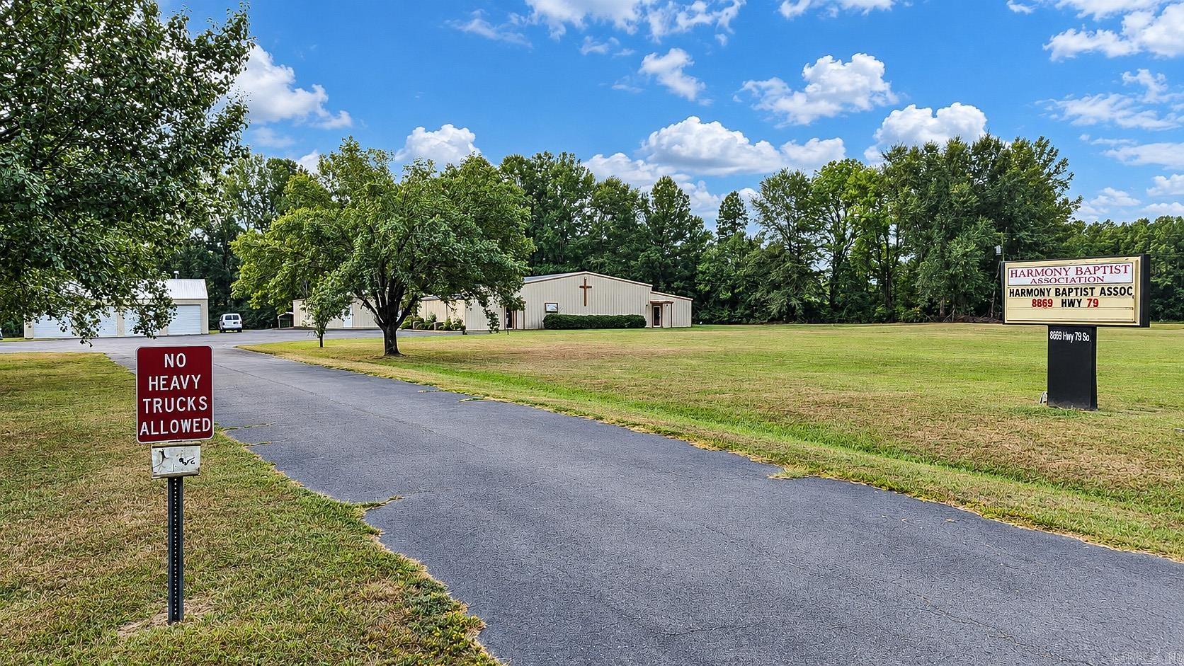 8869 Highway 79 South Property Photo 3