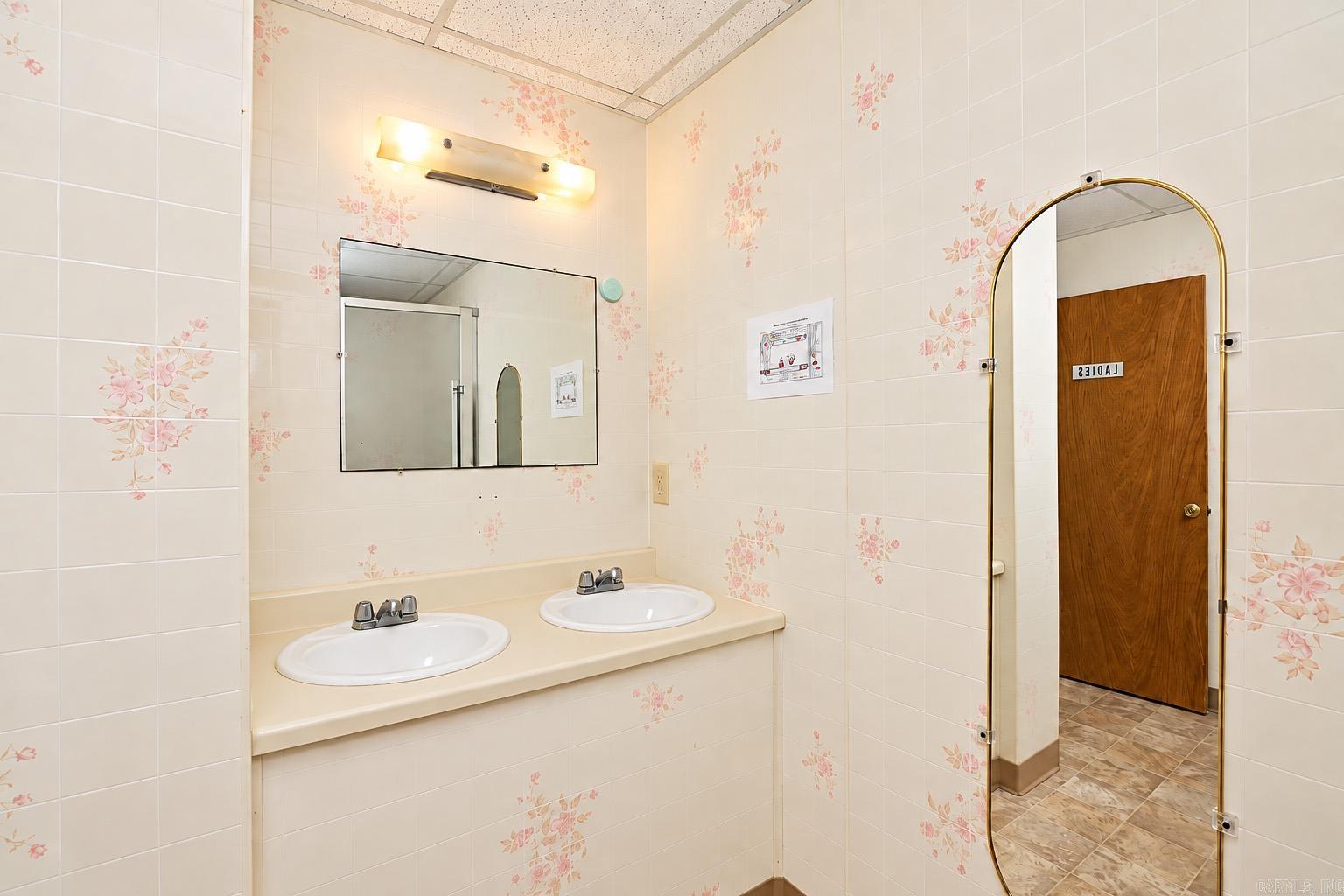 8869 Highway 79 South Property Photo 24