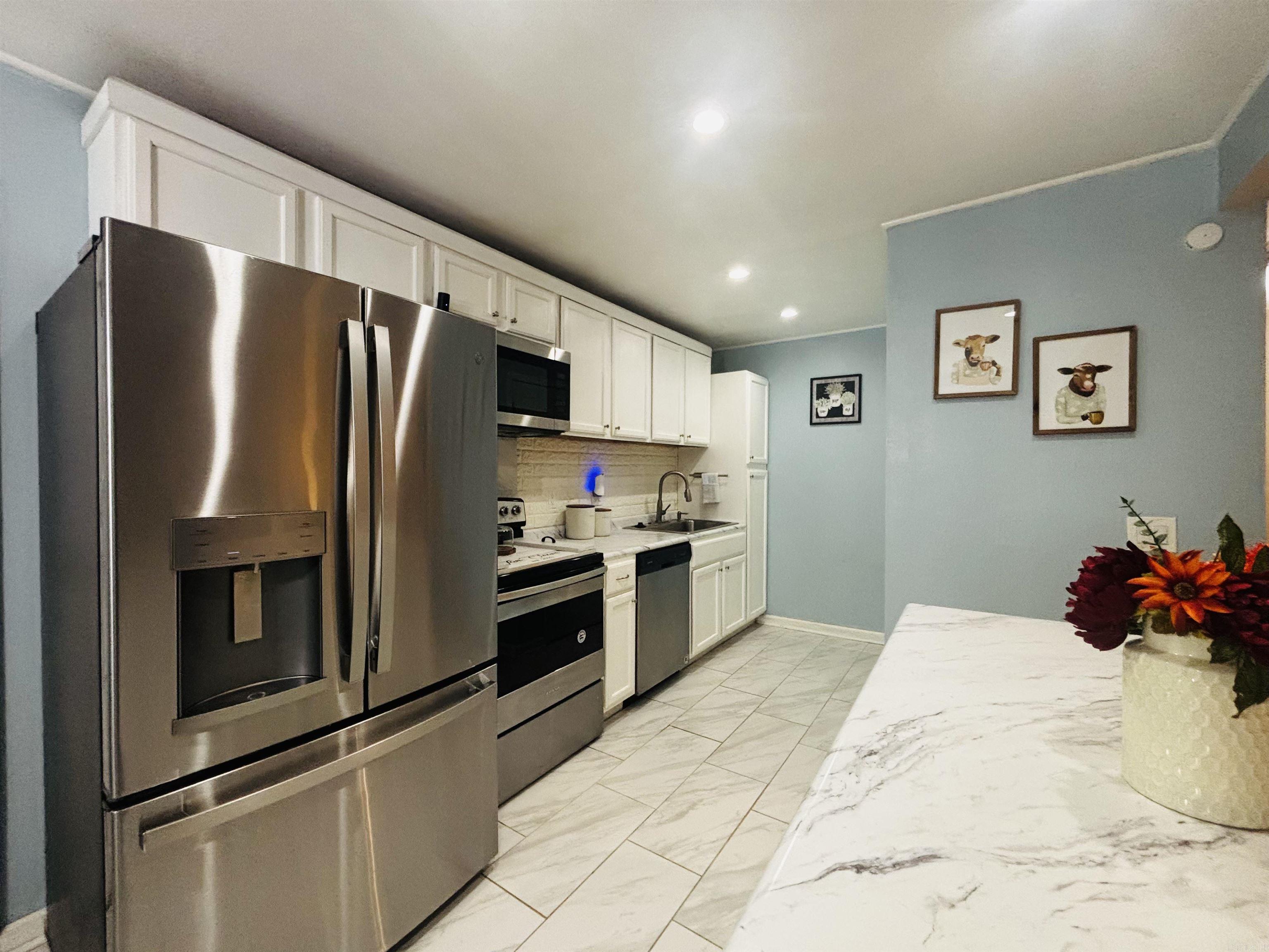 1118 Brookview Drive Property Photo 6