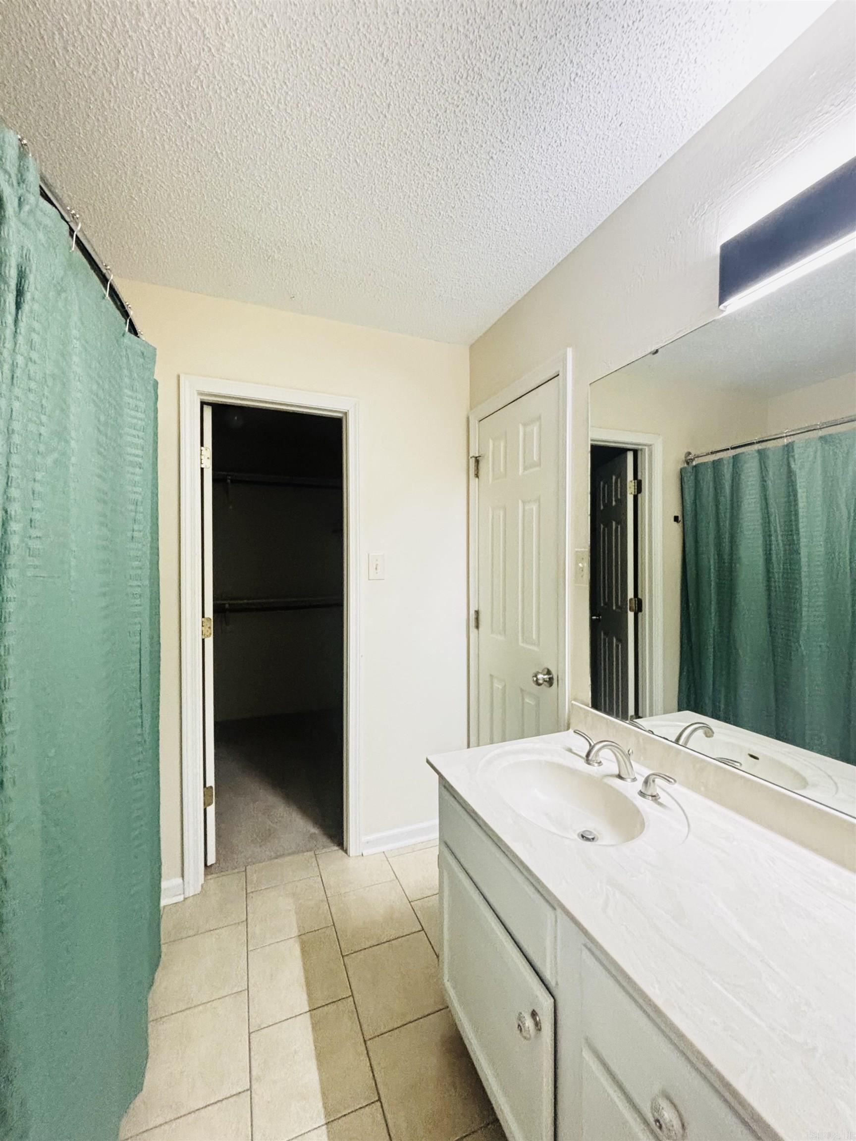 1118 Brookview Drive Property Photo 15