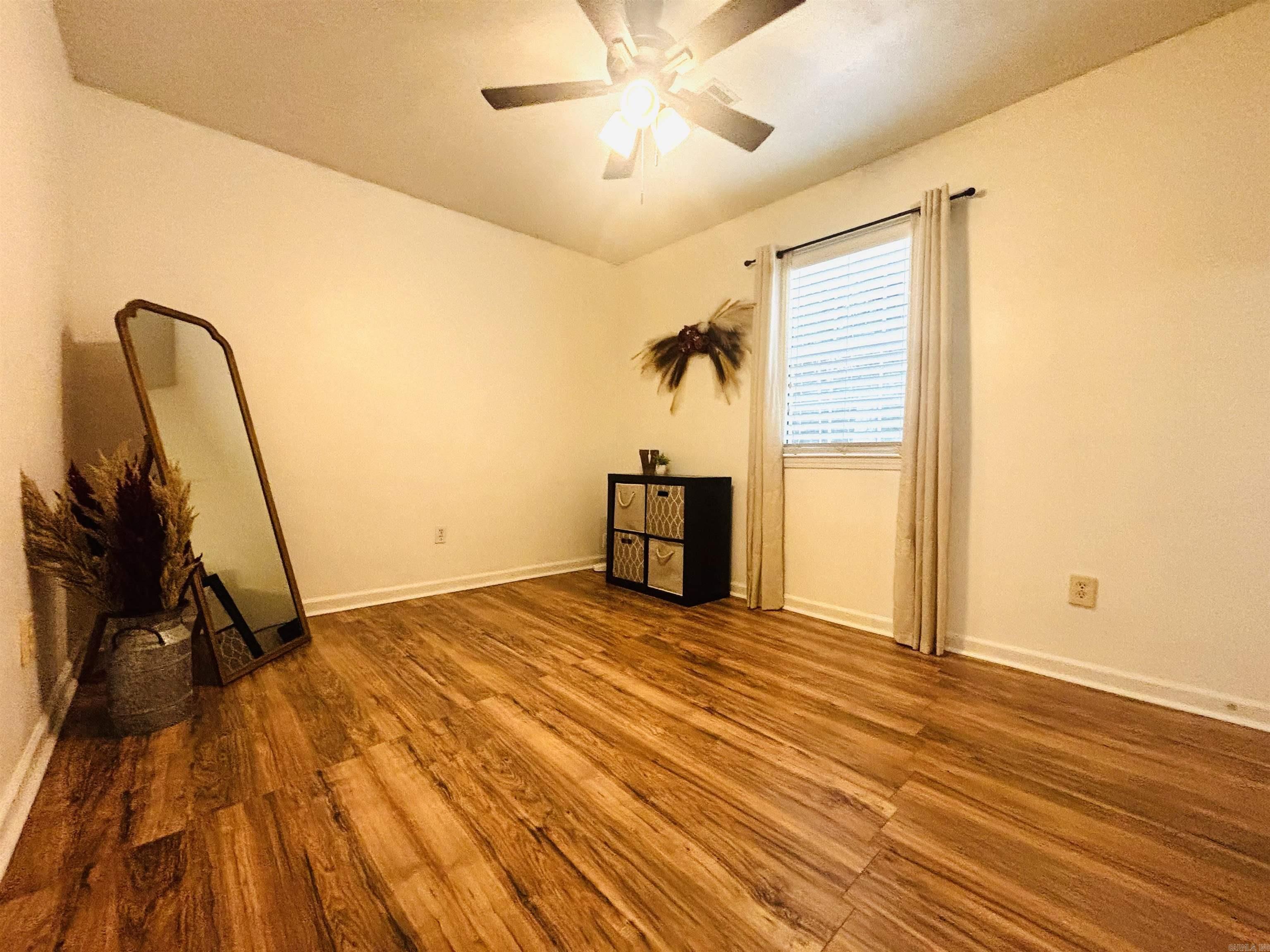 1118 Brookview Drive Property Photo 20