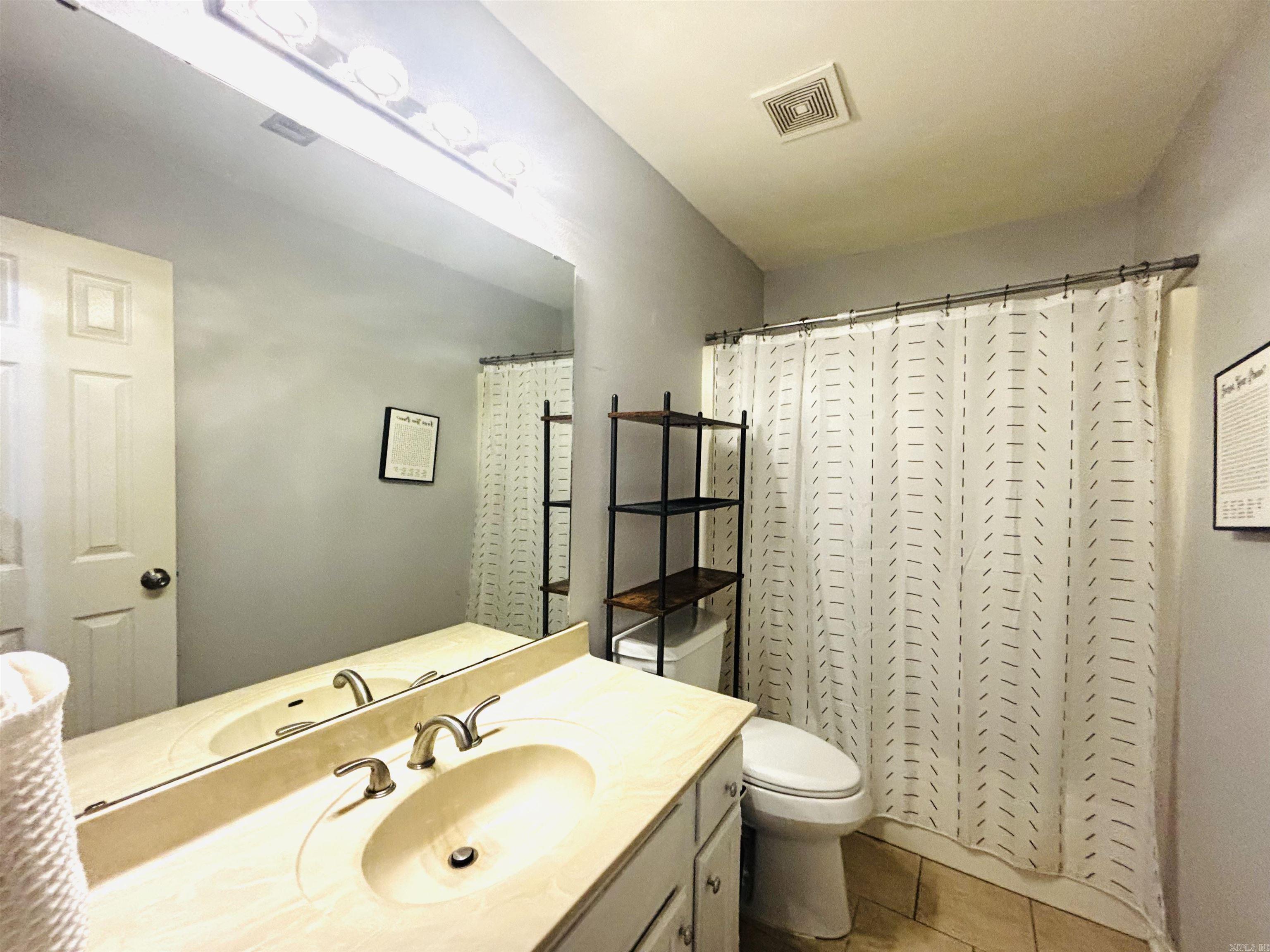 1118 Brookview Drive Property Photo 21