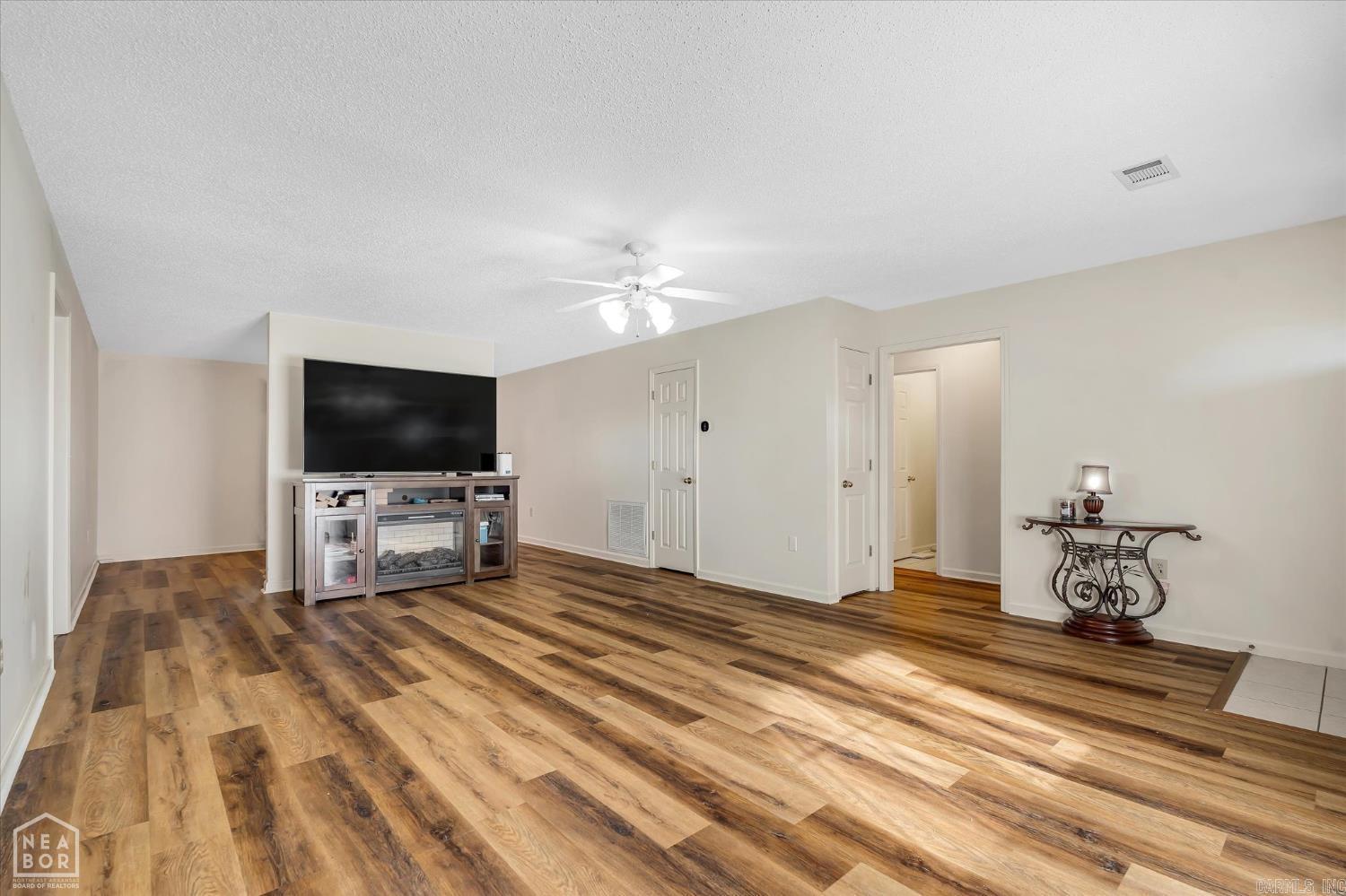123 Dennis Street Property Photo 5