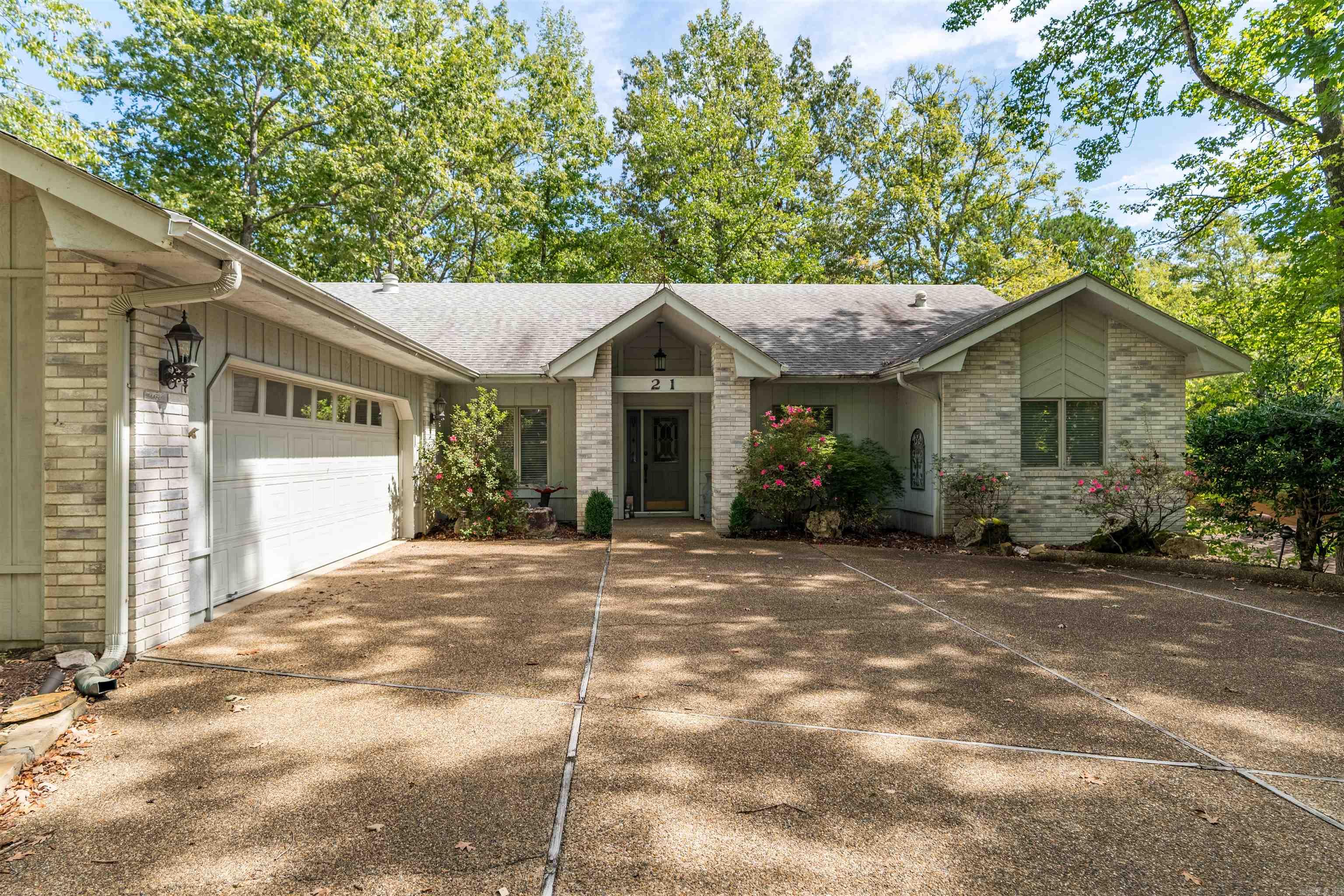 21 Costa Del Lago Ln Property Photo 4