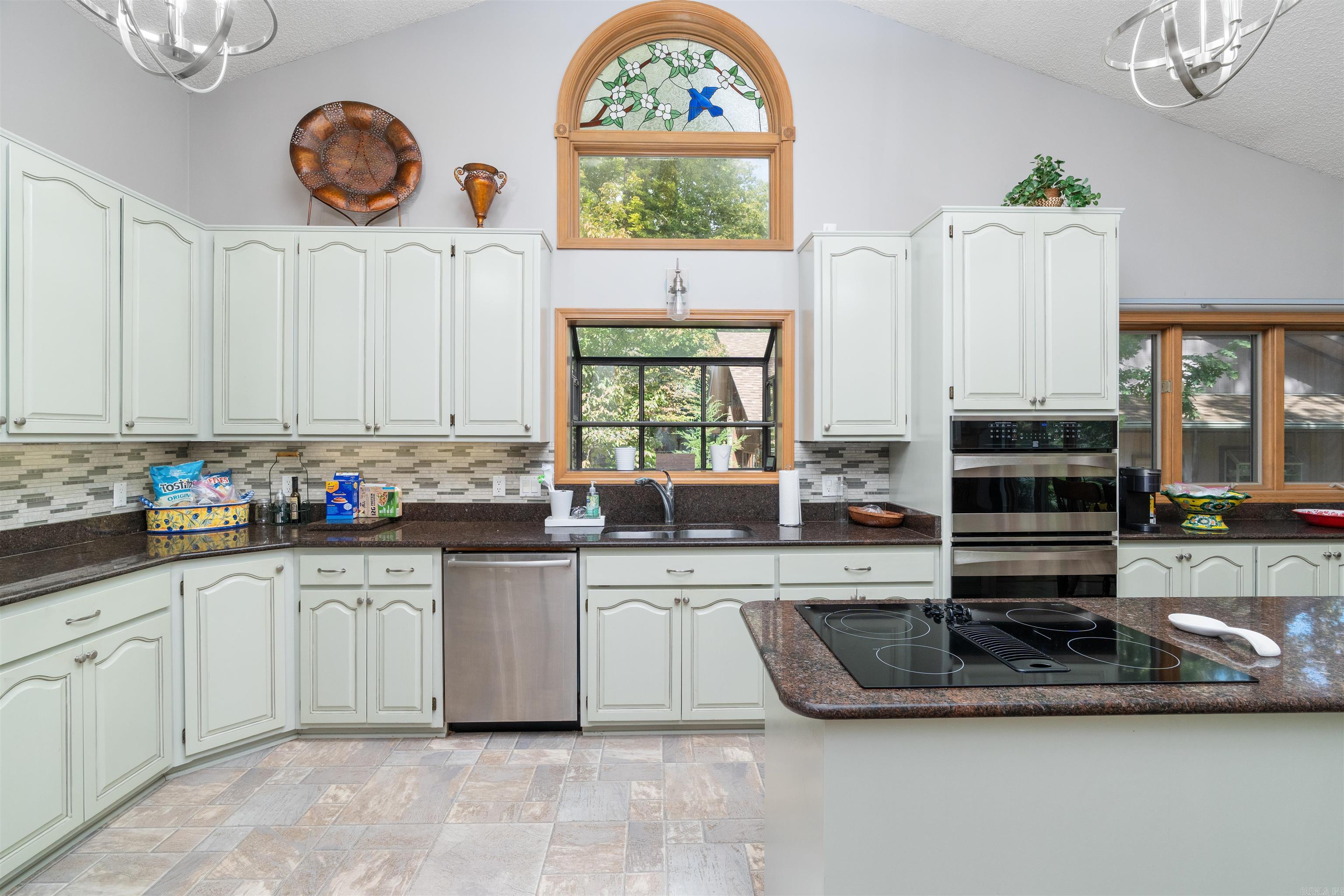21 Costa Del Lago Ln Property Photo 13