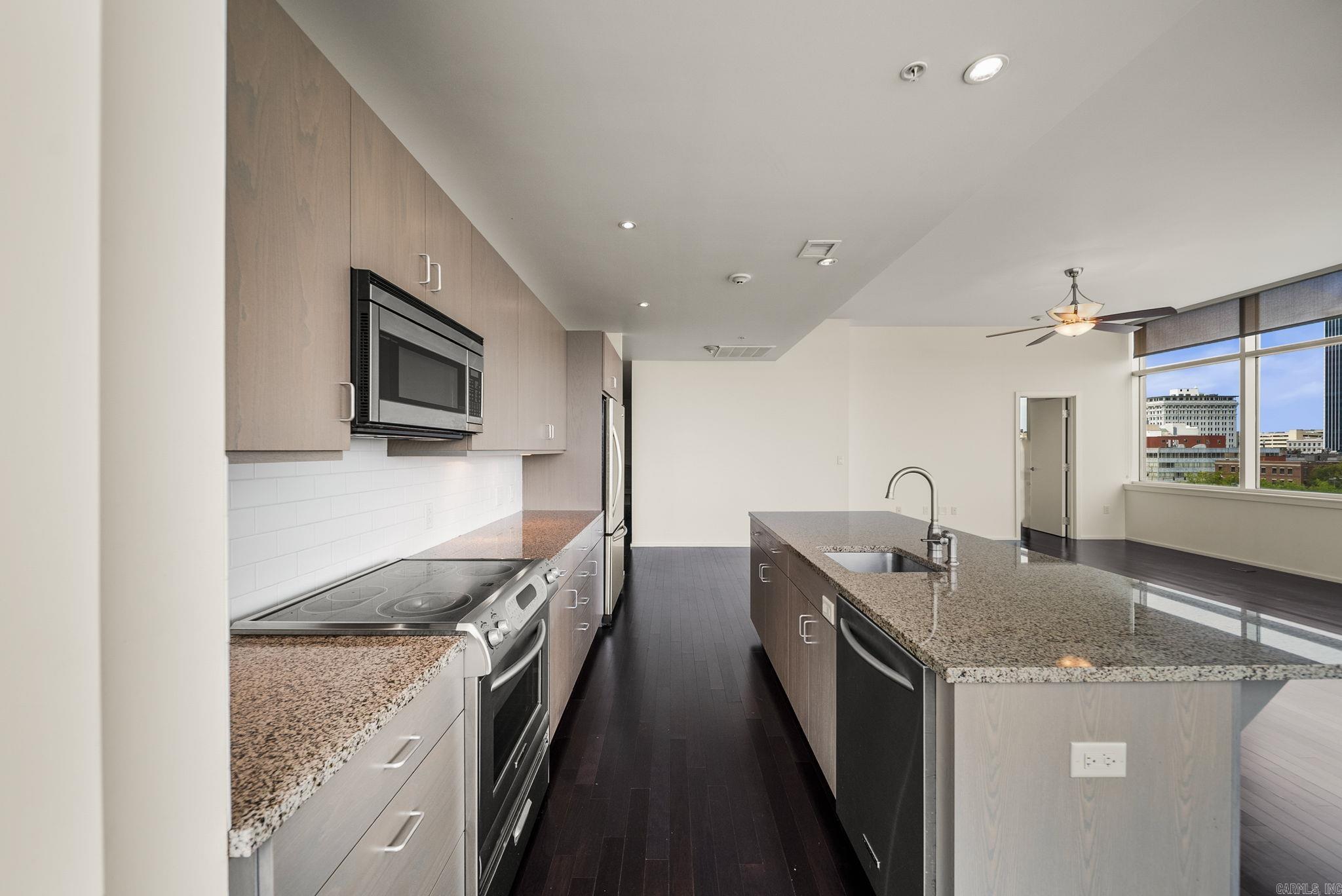 300 E Third #601 601 Property Photo 6