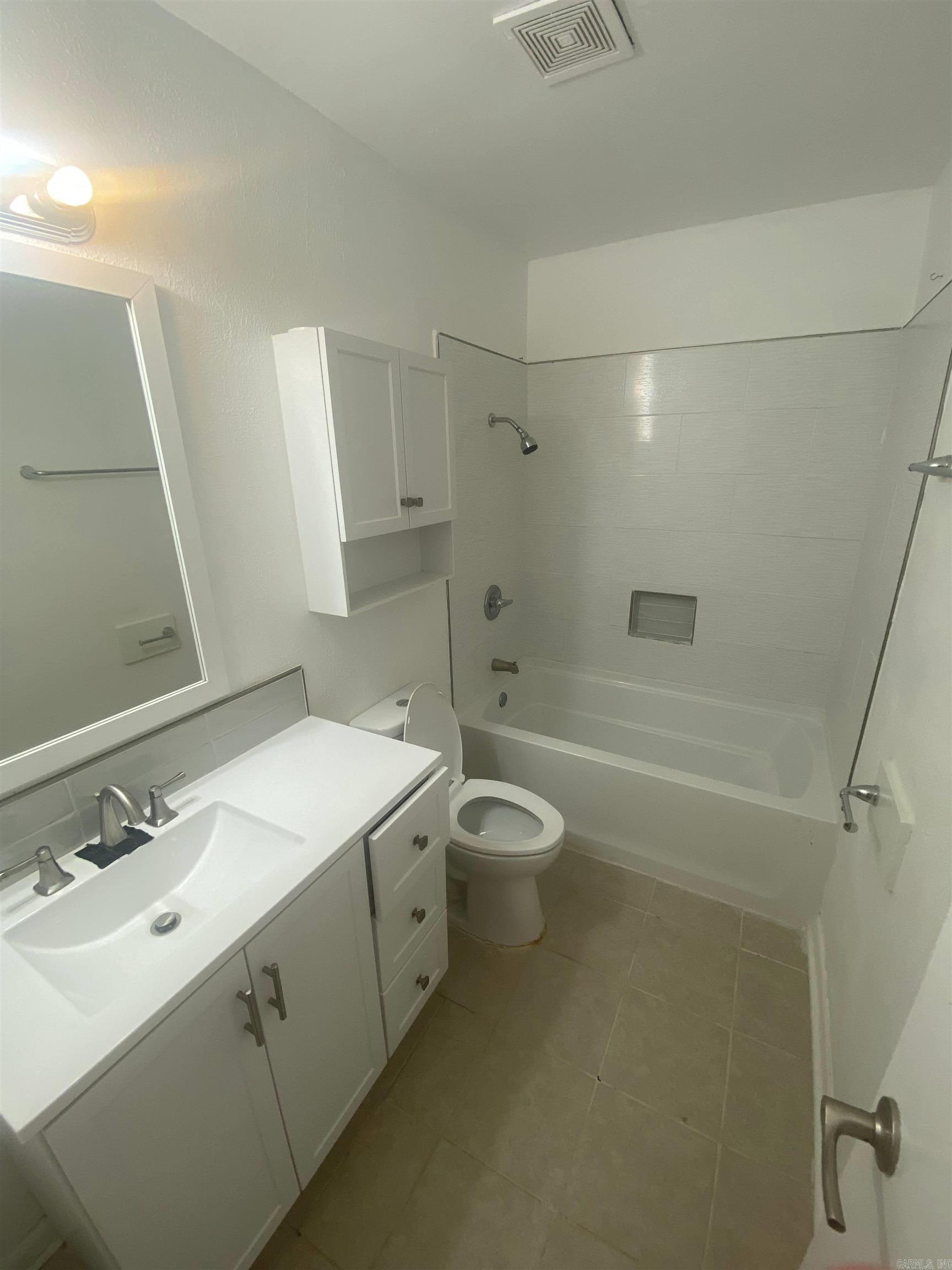 15 Jennifer St Property Photo 4