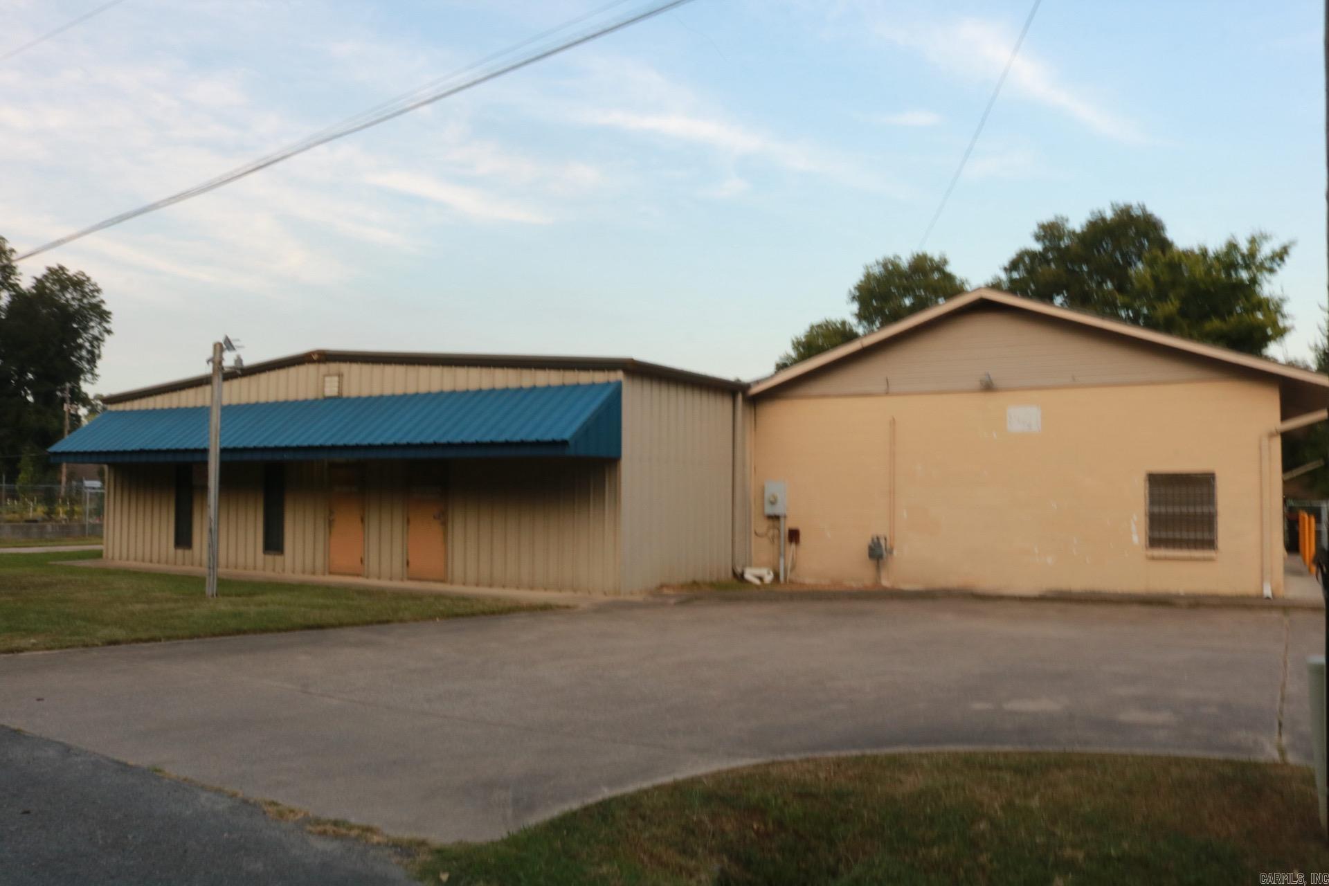1301 E Martin Property Photo 3