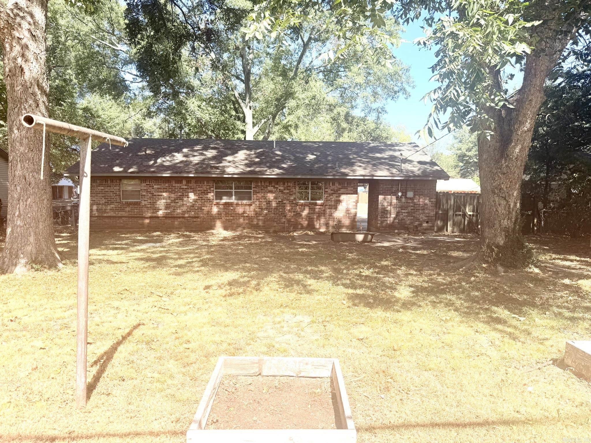 820 Dover Road Property Photo 11
