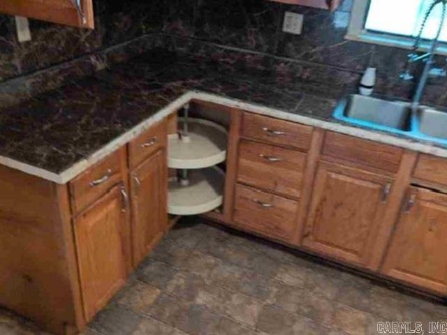8913 Shady Drive Property Photo 5