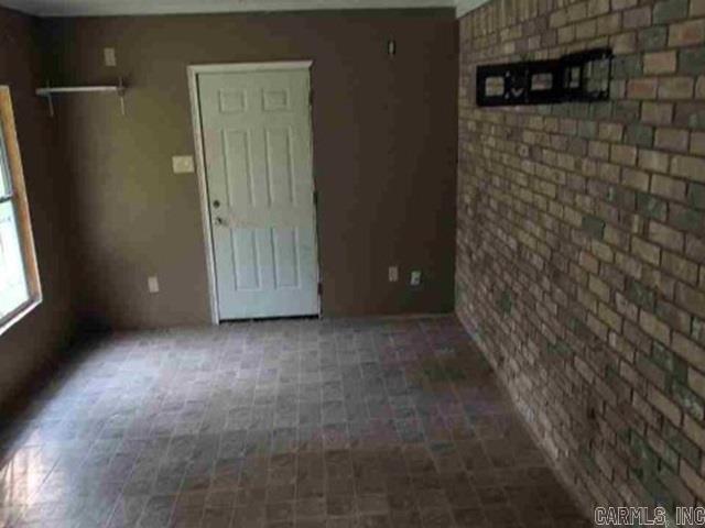 8913 Shady Drive Property Photo 7