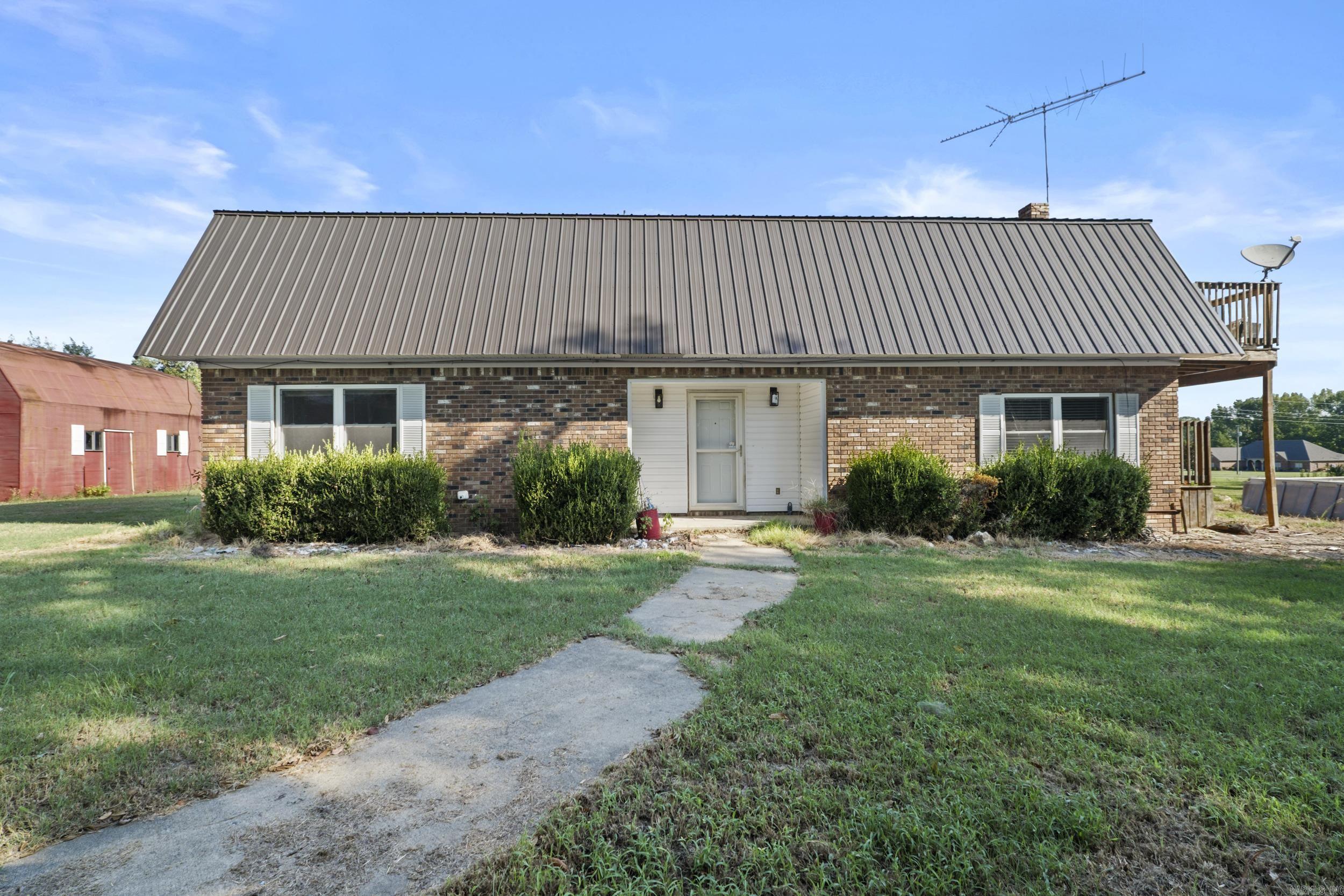 1228 Skinner Road Property Photo 1